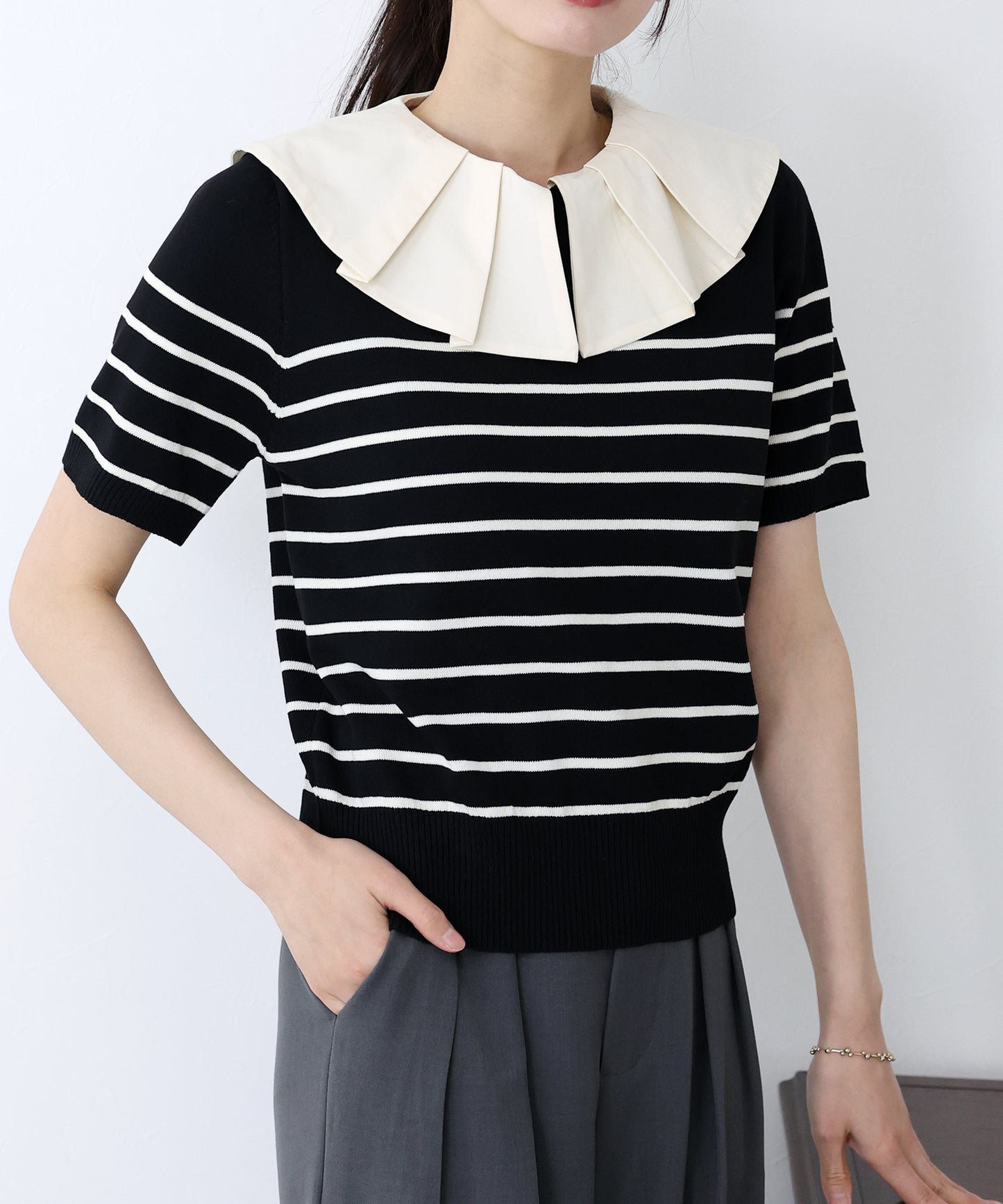 2WAYフリル襟付きニット