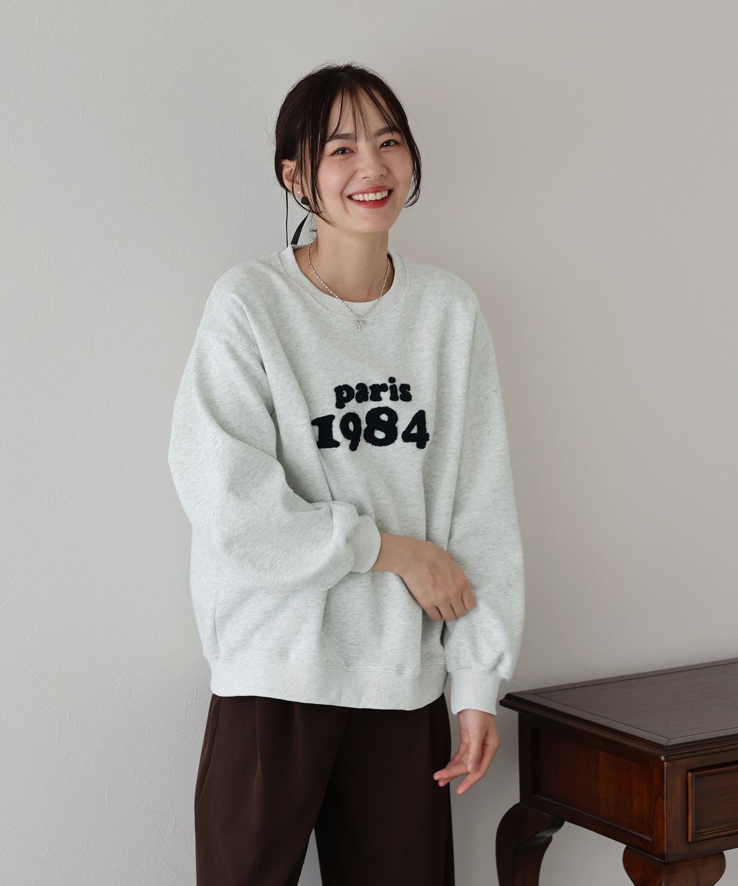 【TIME SALE】parisロゴスウェット
