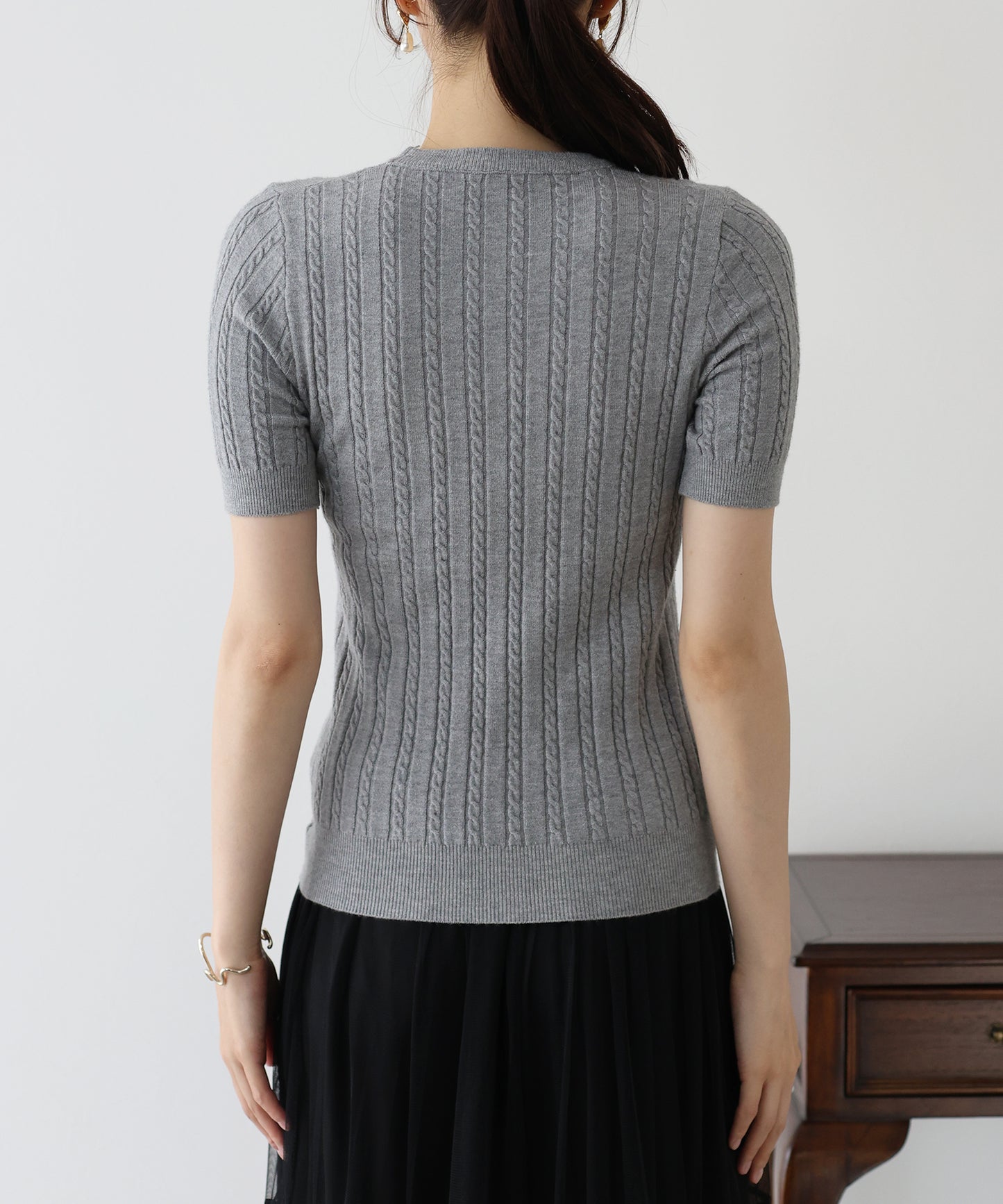 半袖ケーブルニット