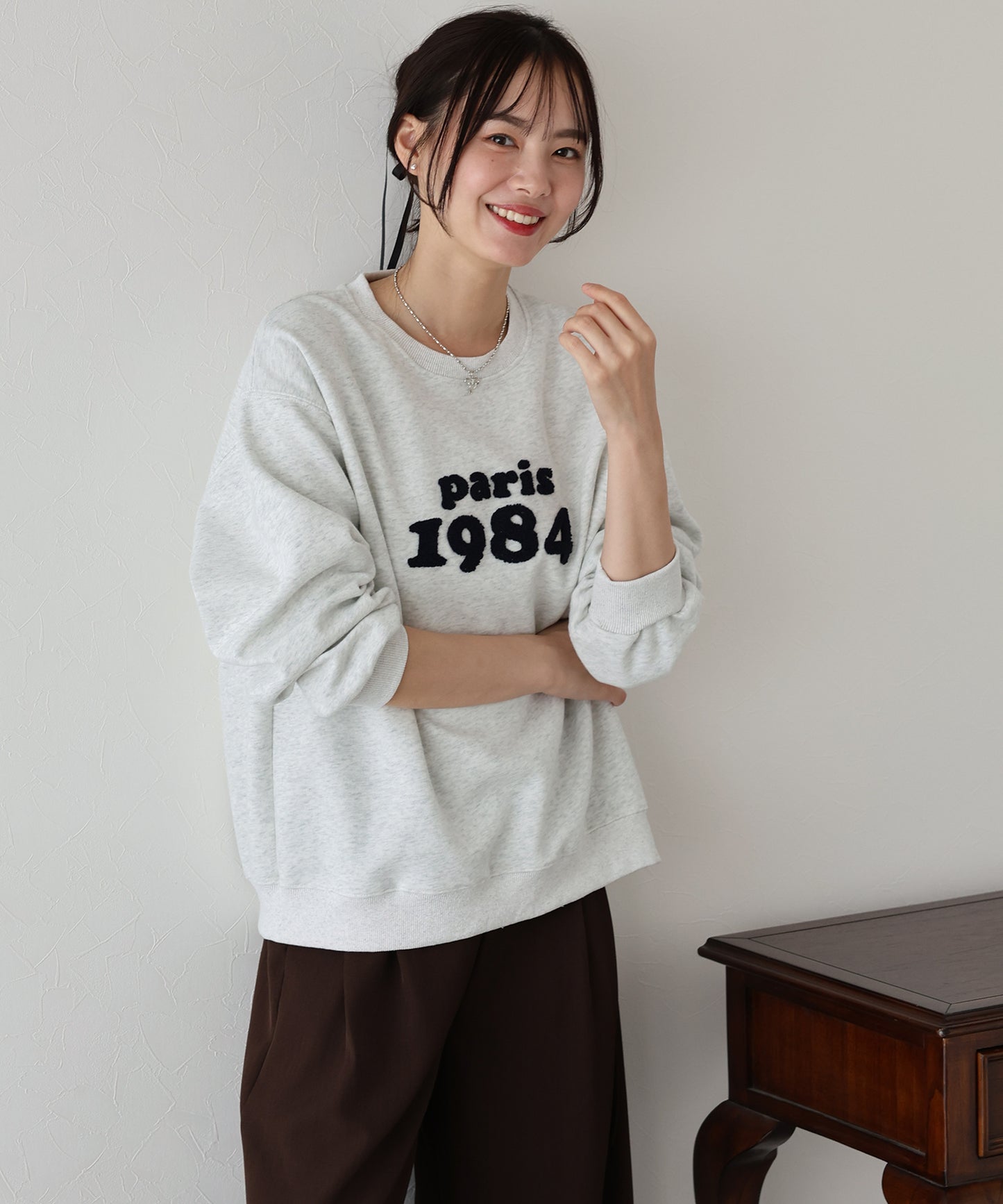 parisロゴスウェット