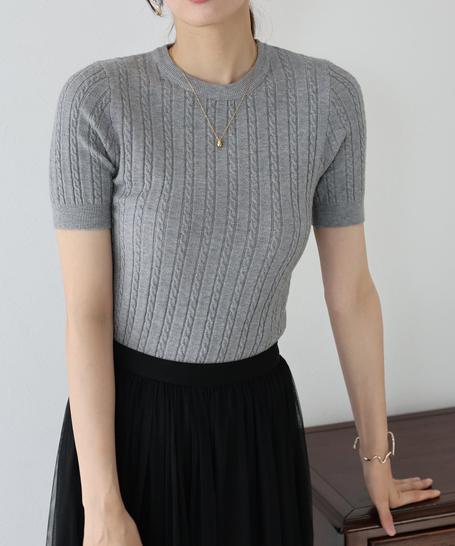 半袖ケーブルニット