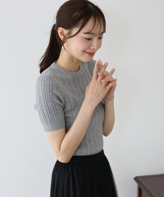 半袖ケーブルニット