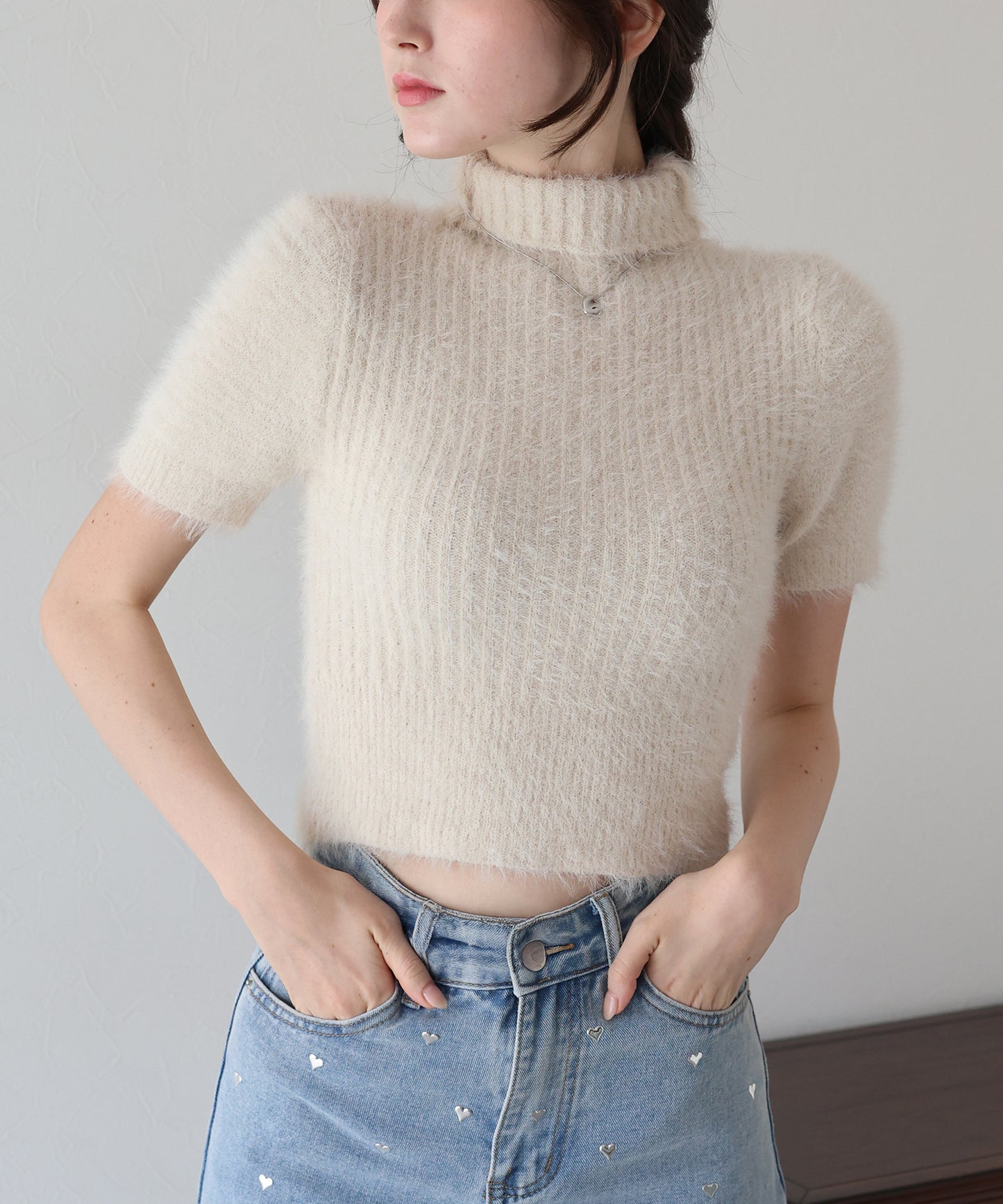 ハイネックシャギーニット