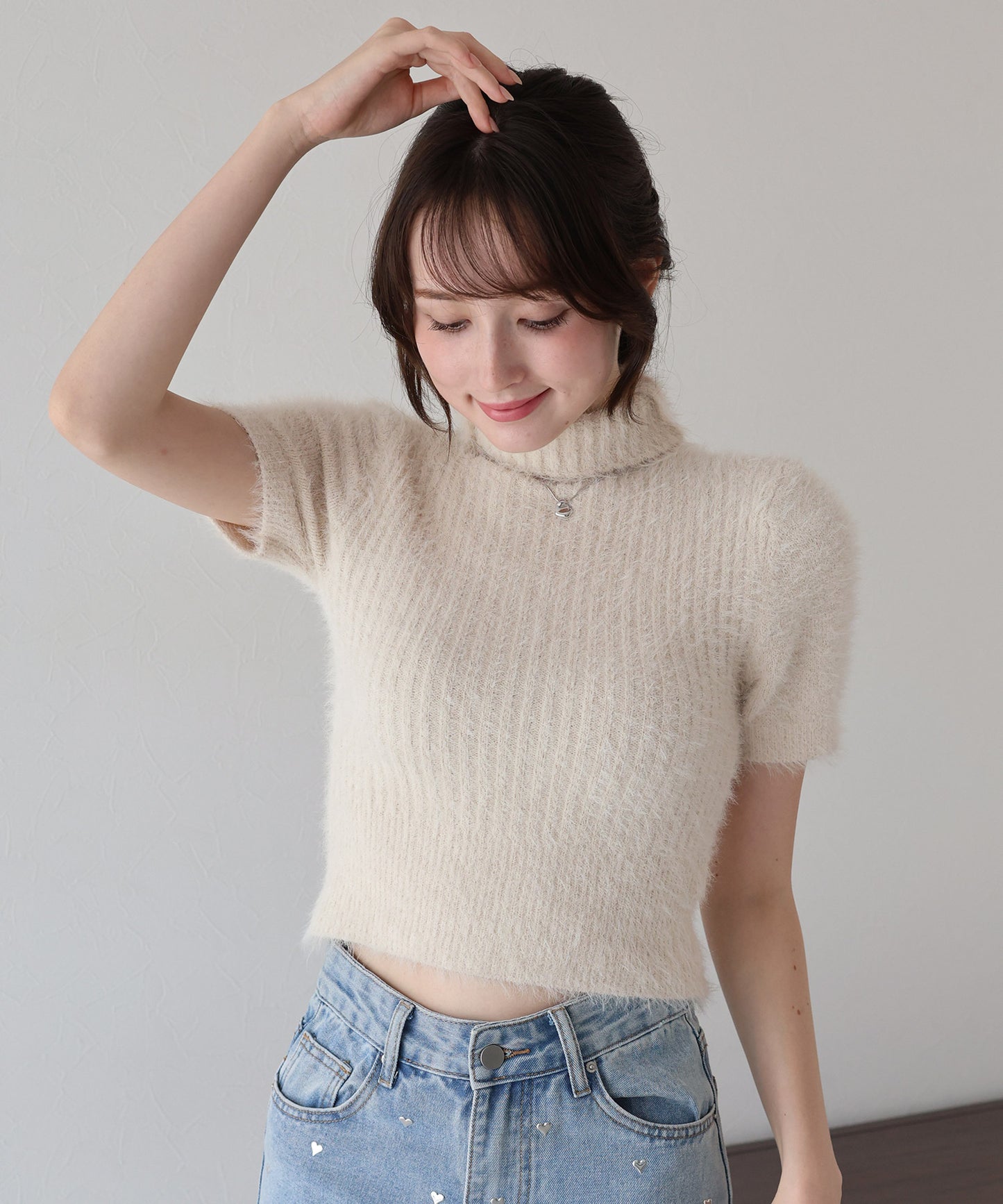 ハイネックシャギーニット