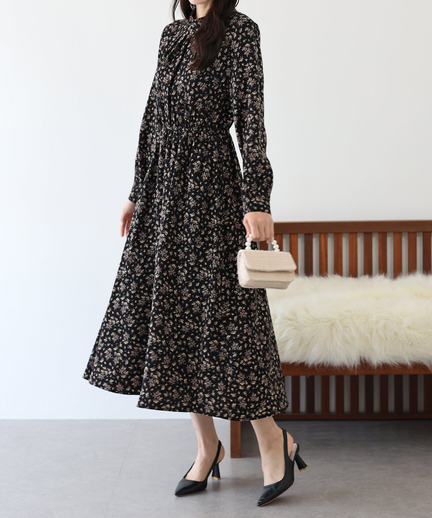 【SALE】ハイネックタックワンピース
