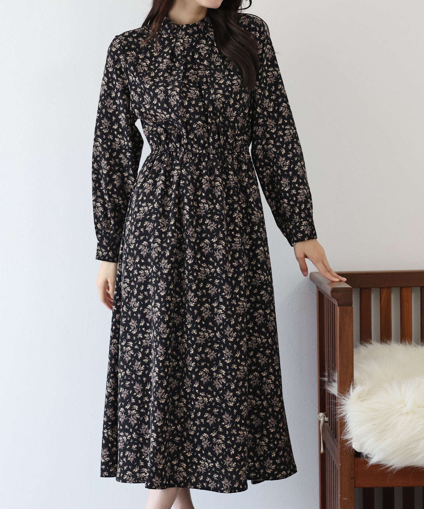 【SALE】ハイネックタックワンピース
