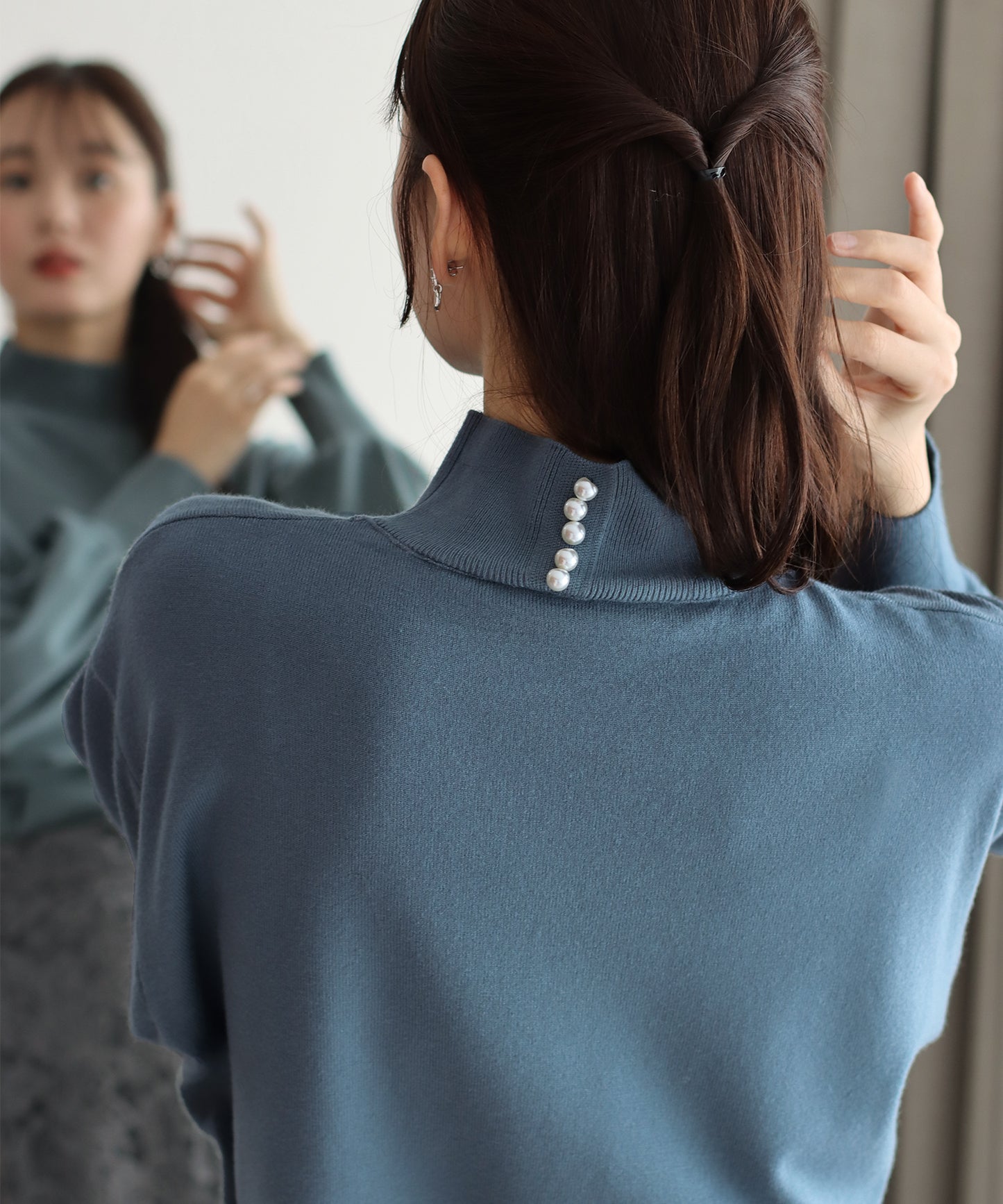 【SALE】バックパールボリューム袖ニット