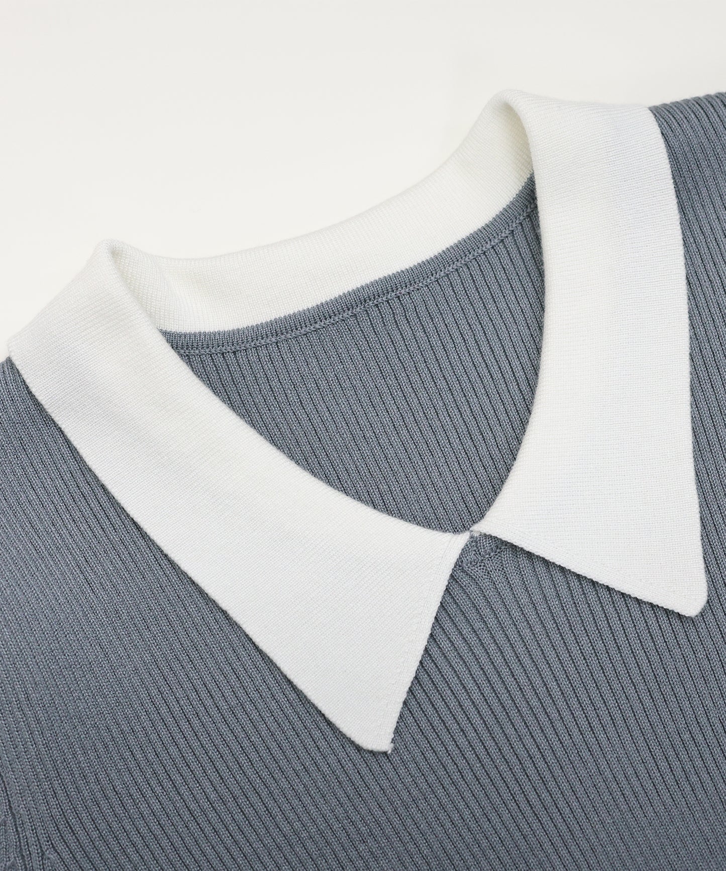 【SALE】白衿パフスリーブニット