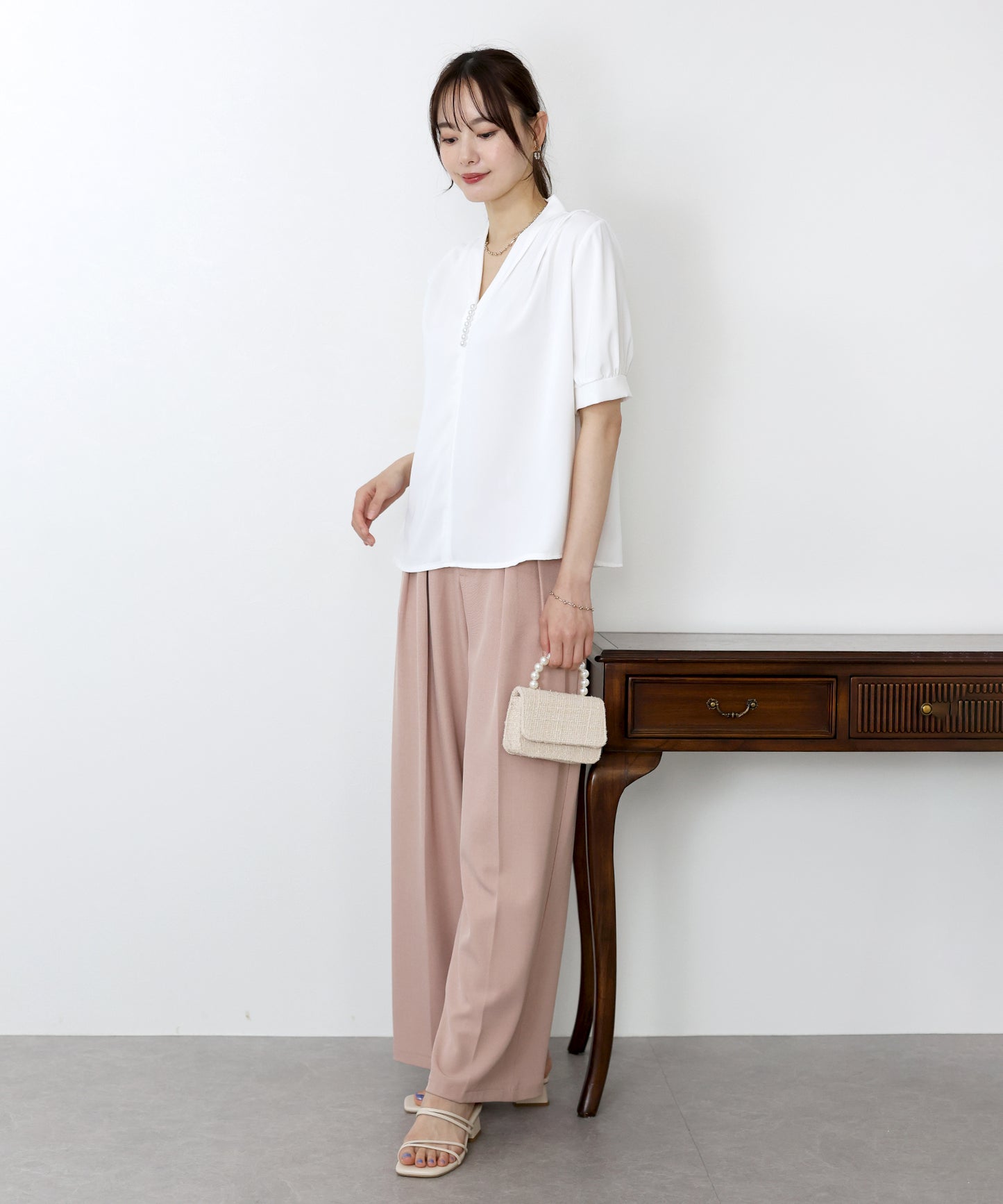 【SALE】パールラインVネックブラウス【ネコポス】