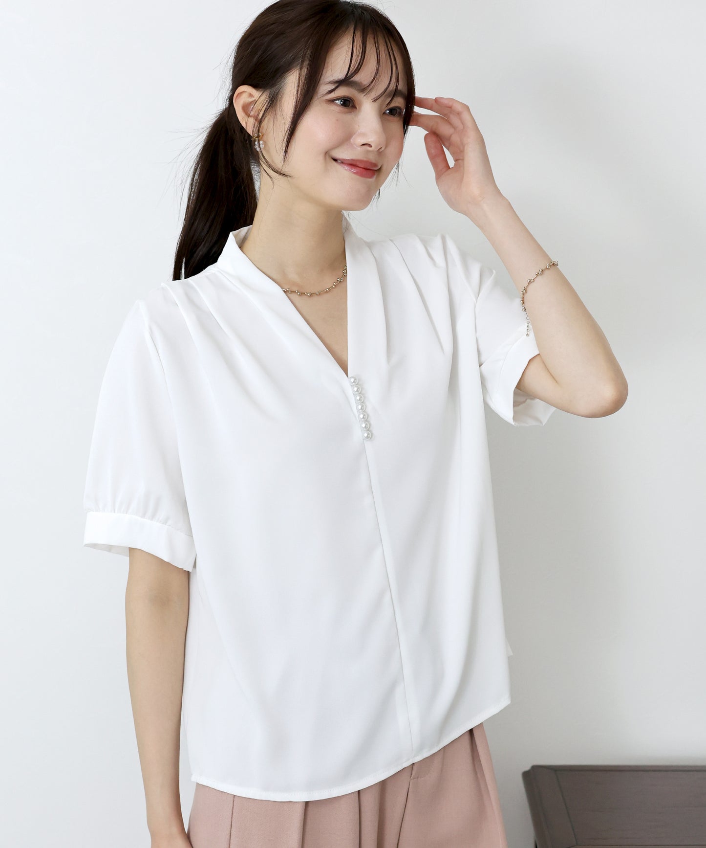 【SALE】パールラインVネックブラウス【ネコポス】