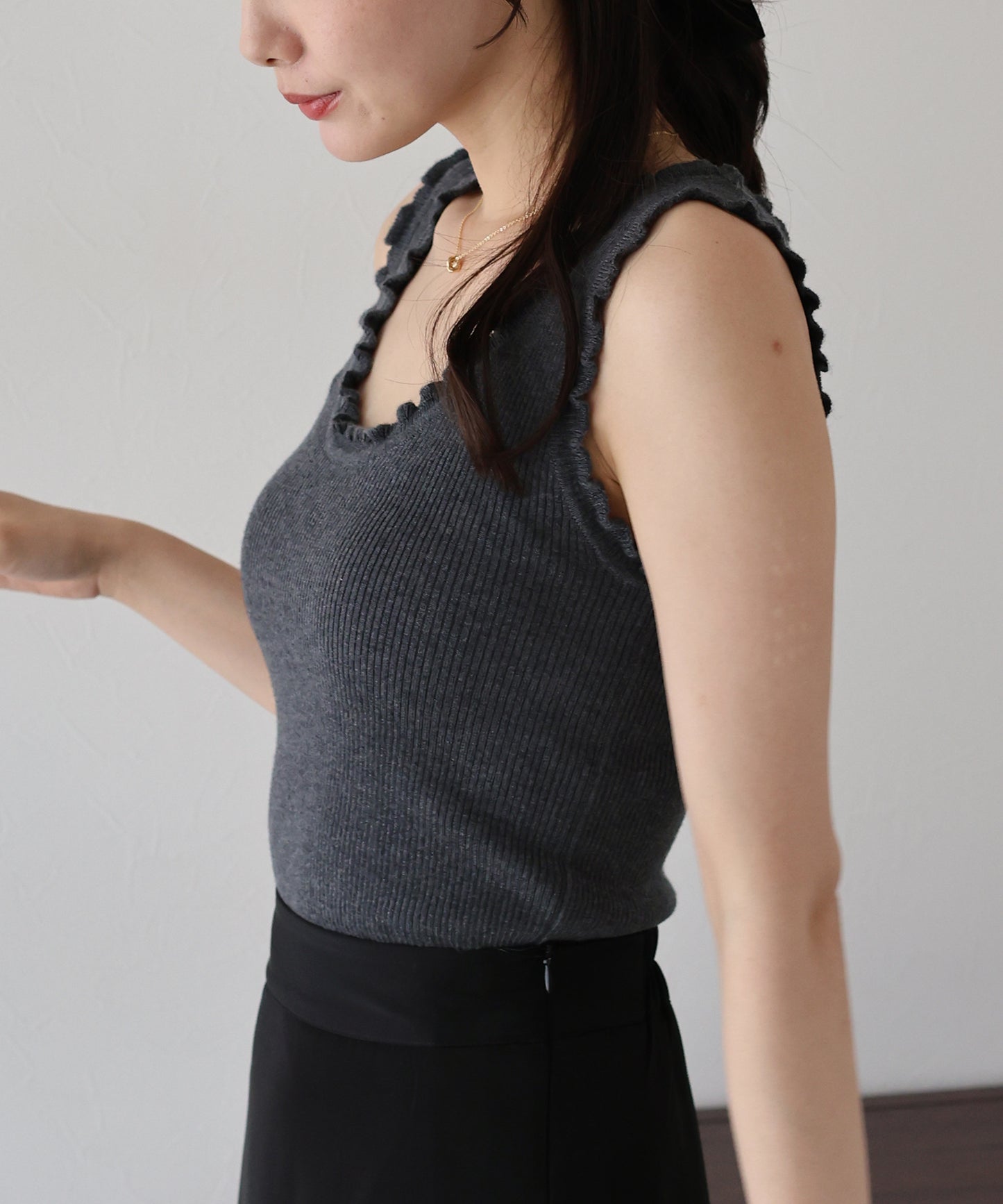 【TIME SALE】フリルリブニットタンクトップ【ネコポス】