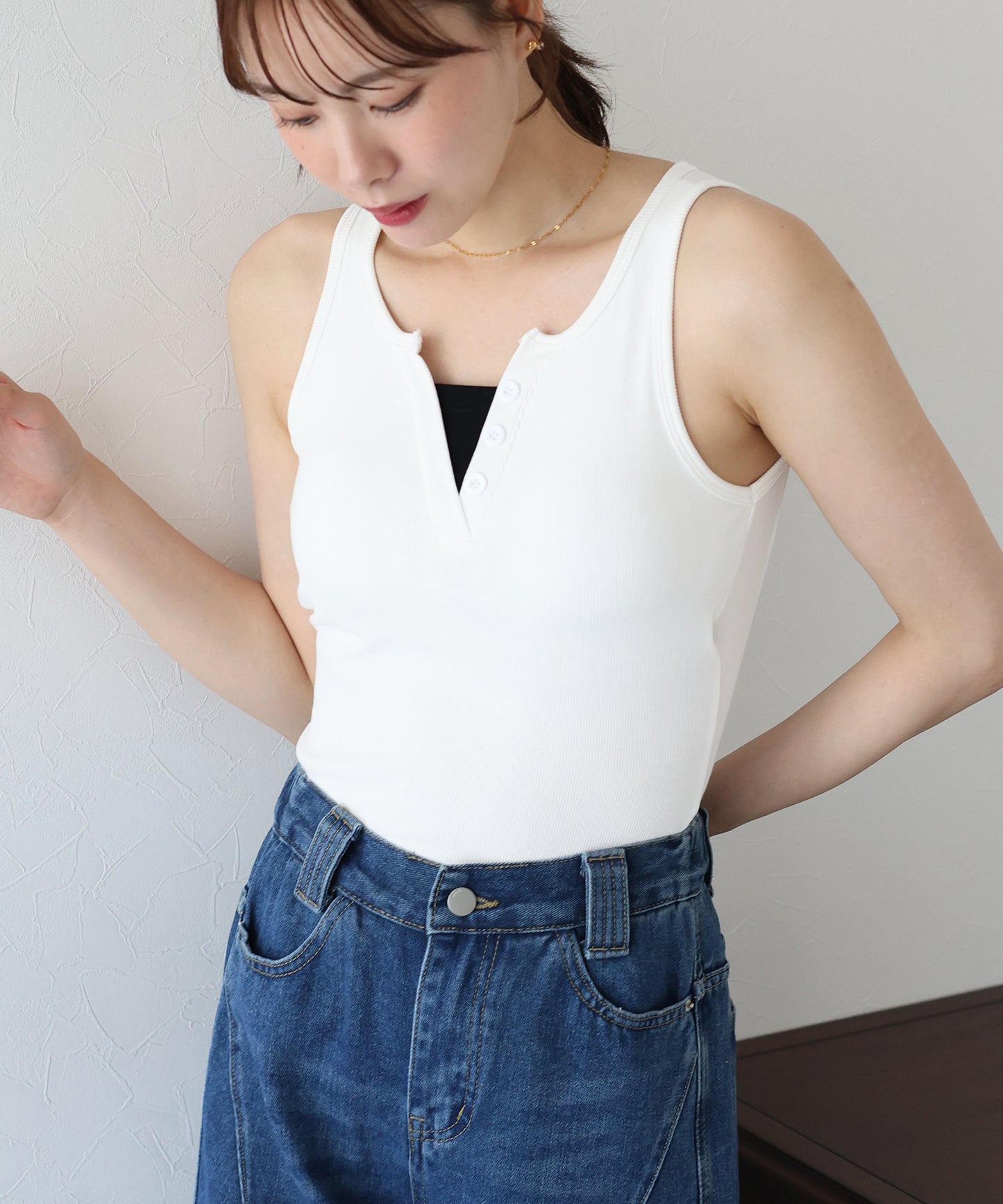 【TIME SALE】カップ付ヘンリーネックタンクトップ【ネコポス】