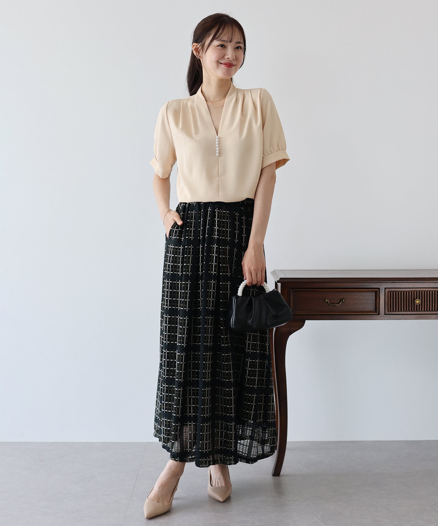 【SALE】パールラインVネックブラウス【ネコポス】