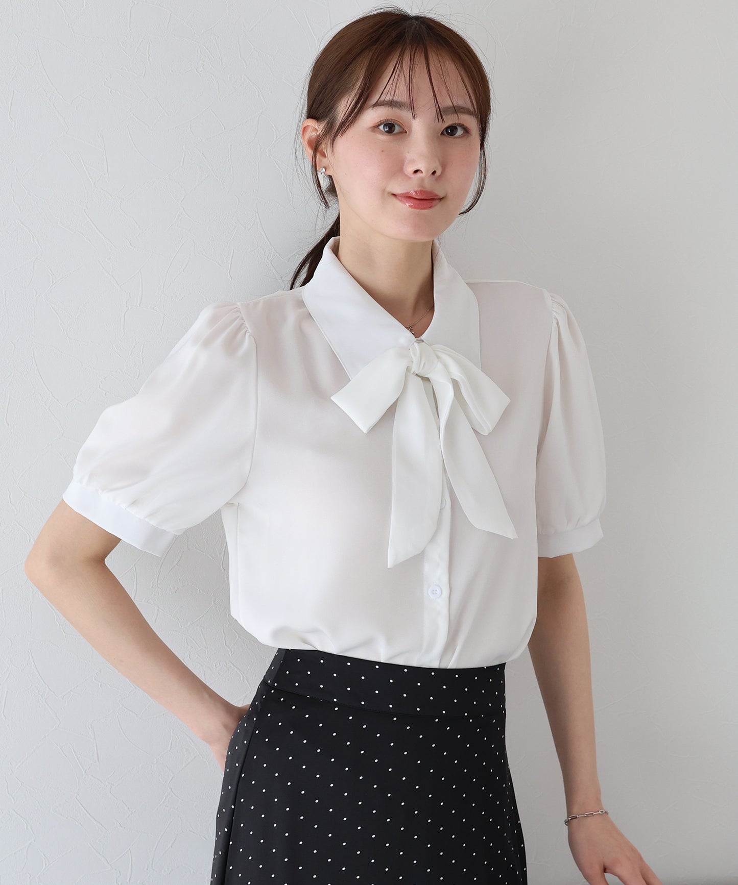 보우타이 리본 블라우스