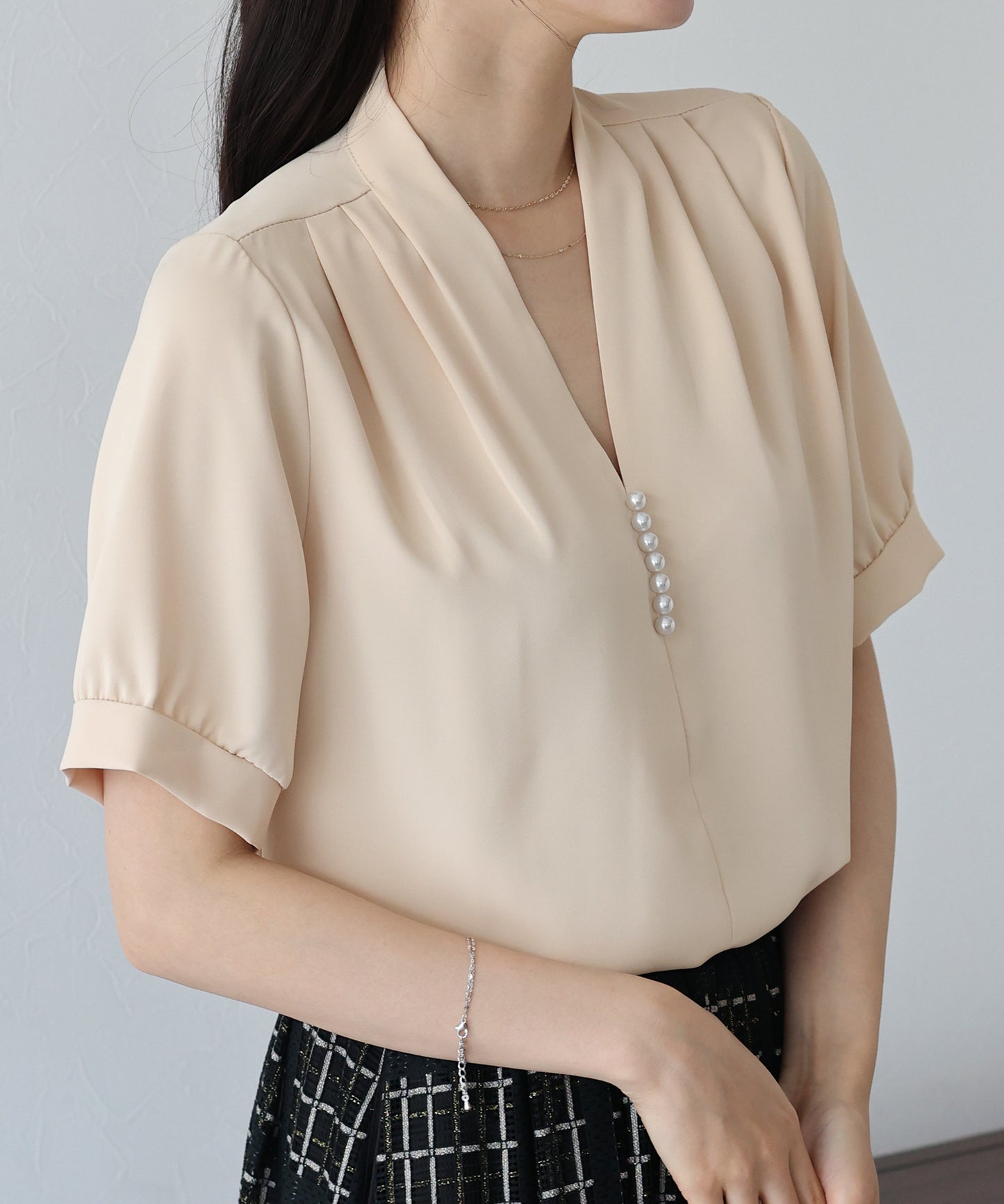 【SALE】パールラインVネックブラウス【ネコポス】