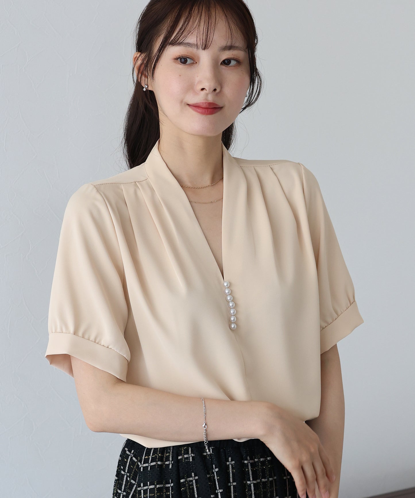 【SALE】パールラインVネックブラウス【ネコポス】