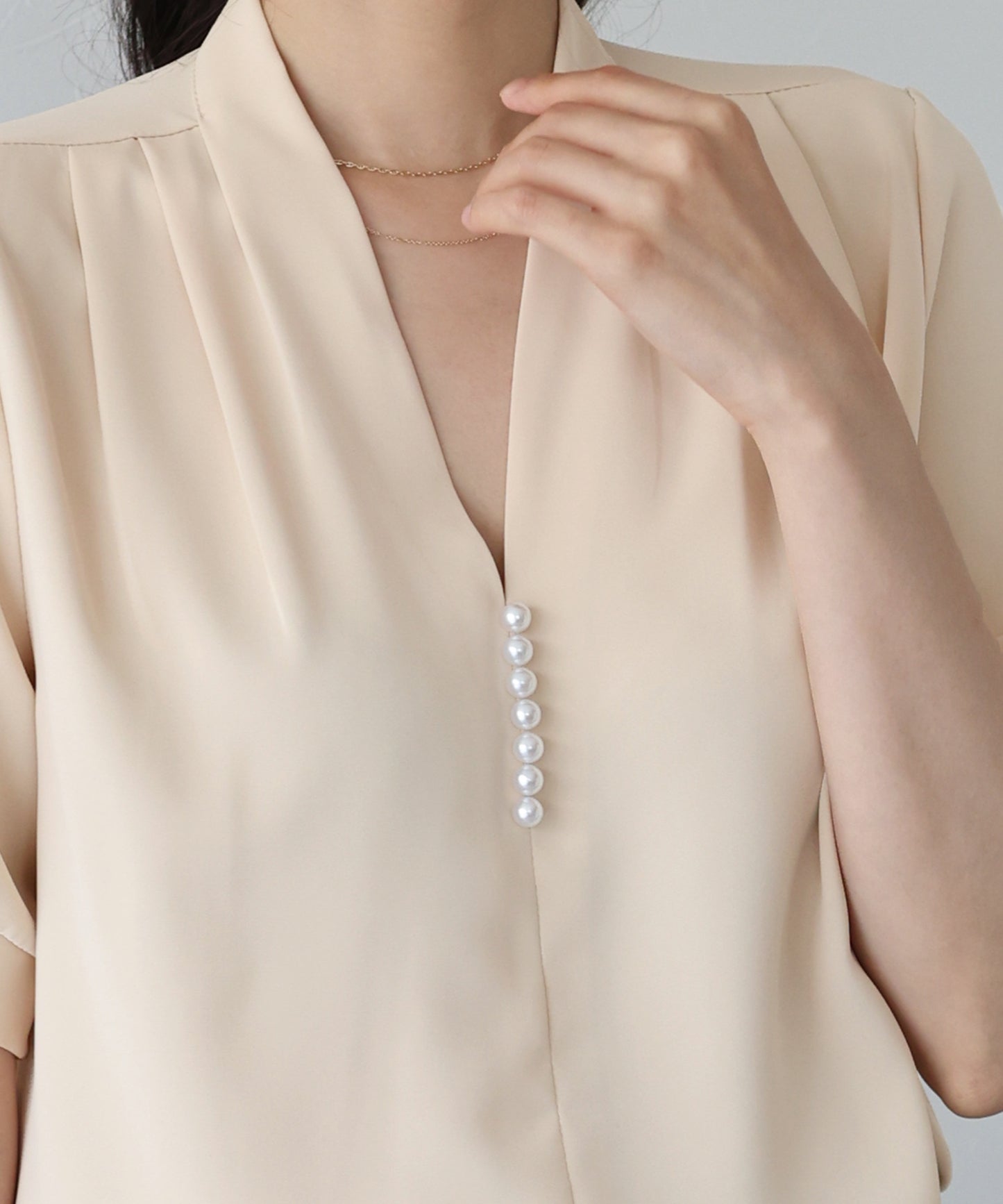 【SALE】パールラインVネックブラウス【ネコポス】