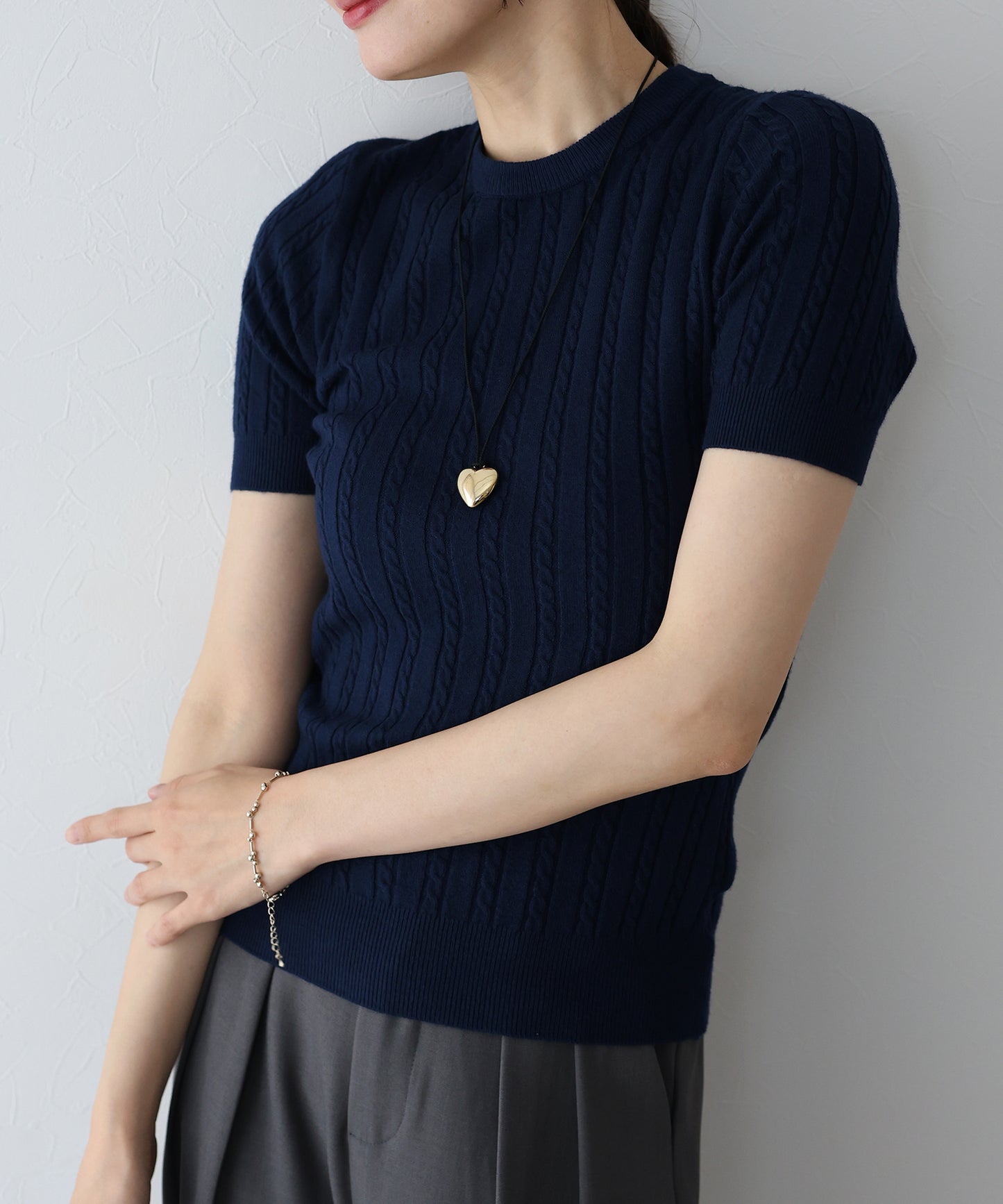 半袖ケーブルニット