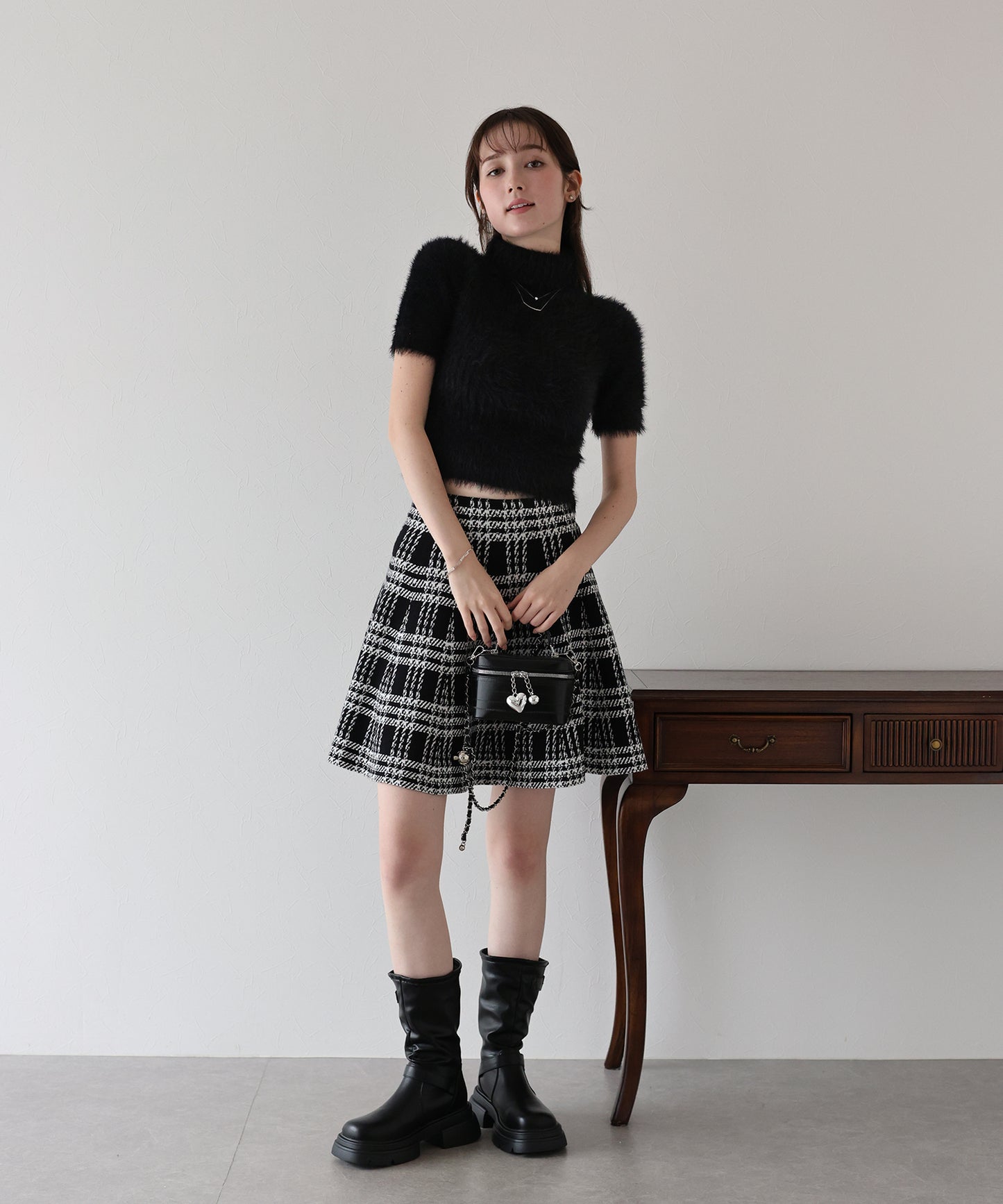 ハイネックシャギーニット