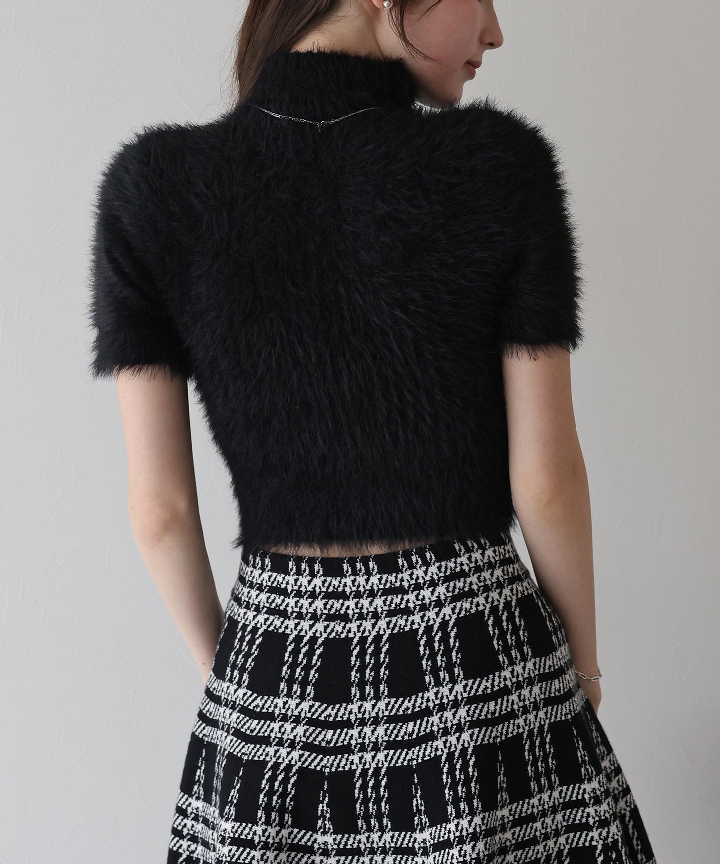 ハイネックシャギーニット