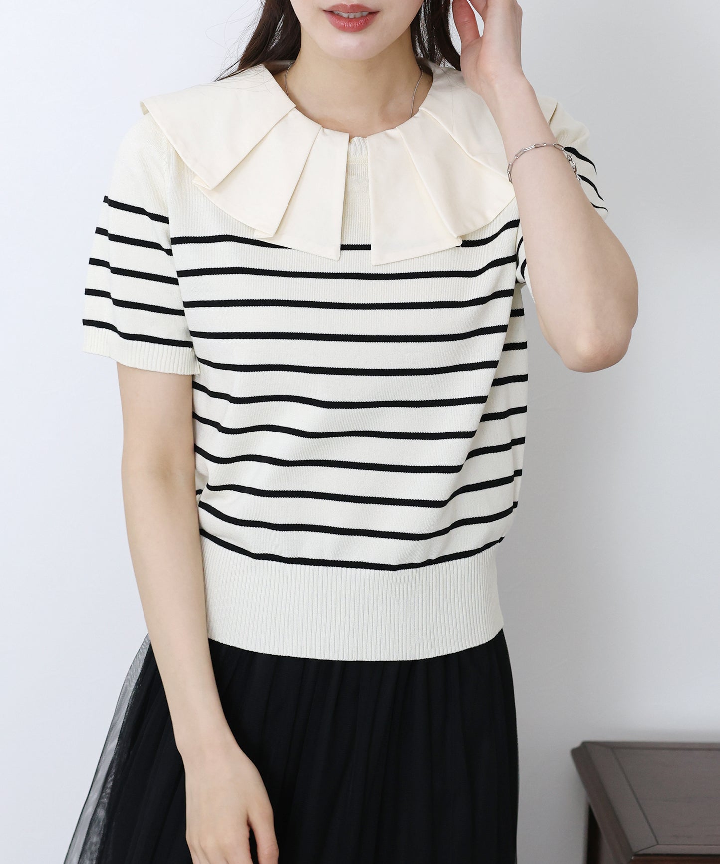 2WAYフリル襟付きニット