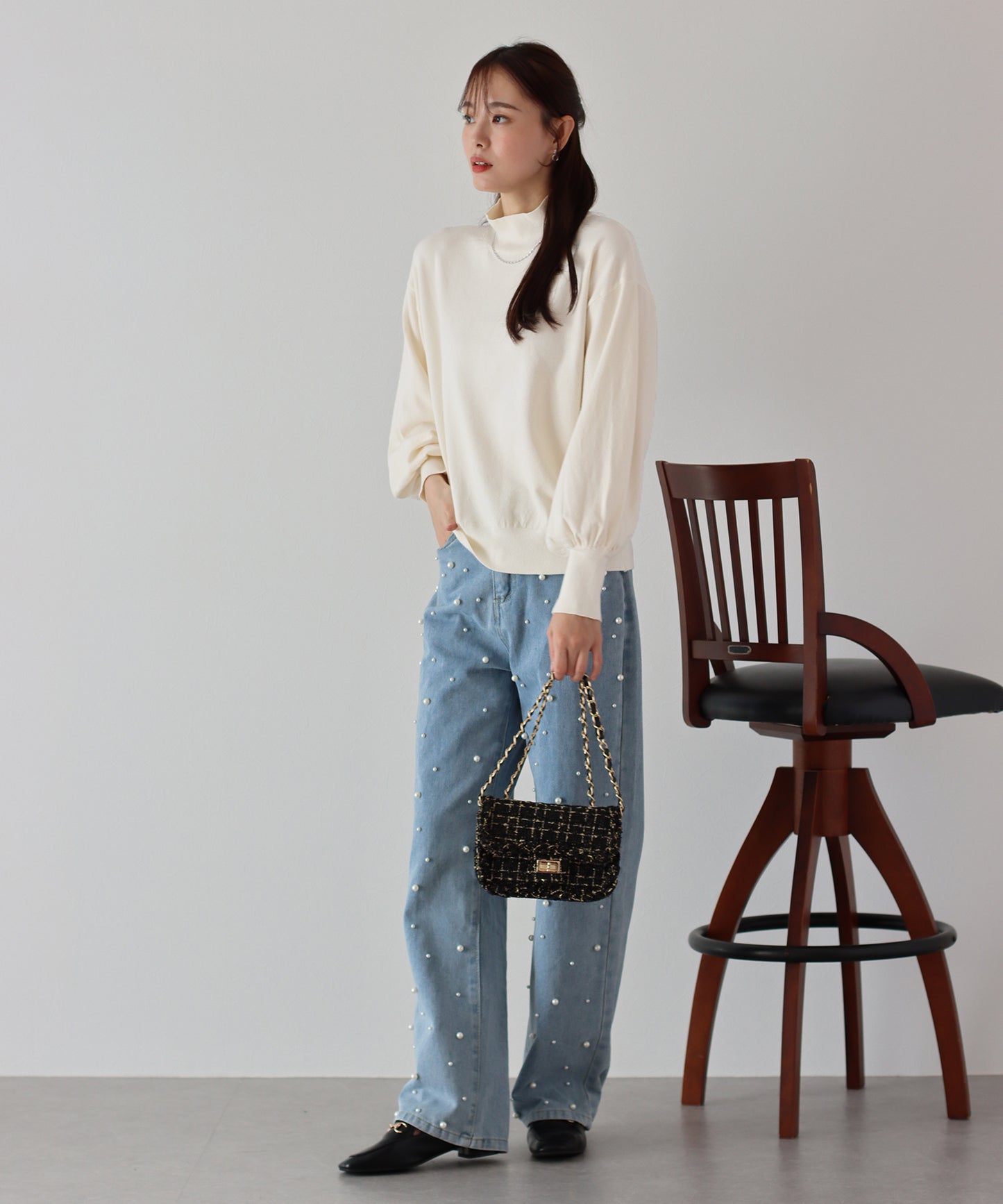 【SALE】バックパールボリューム袖ニット