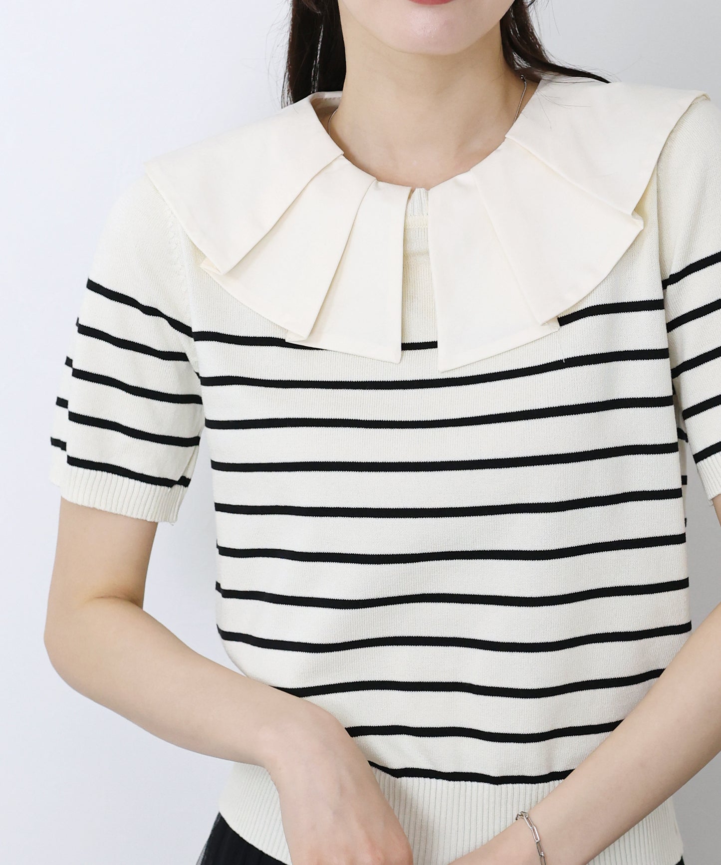 2WAYフリル襟付きニット