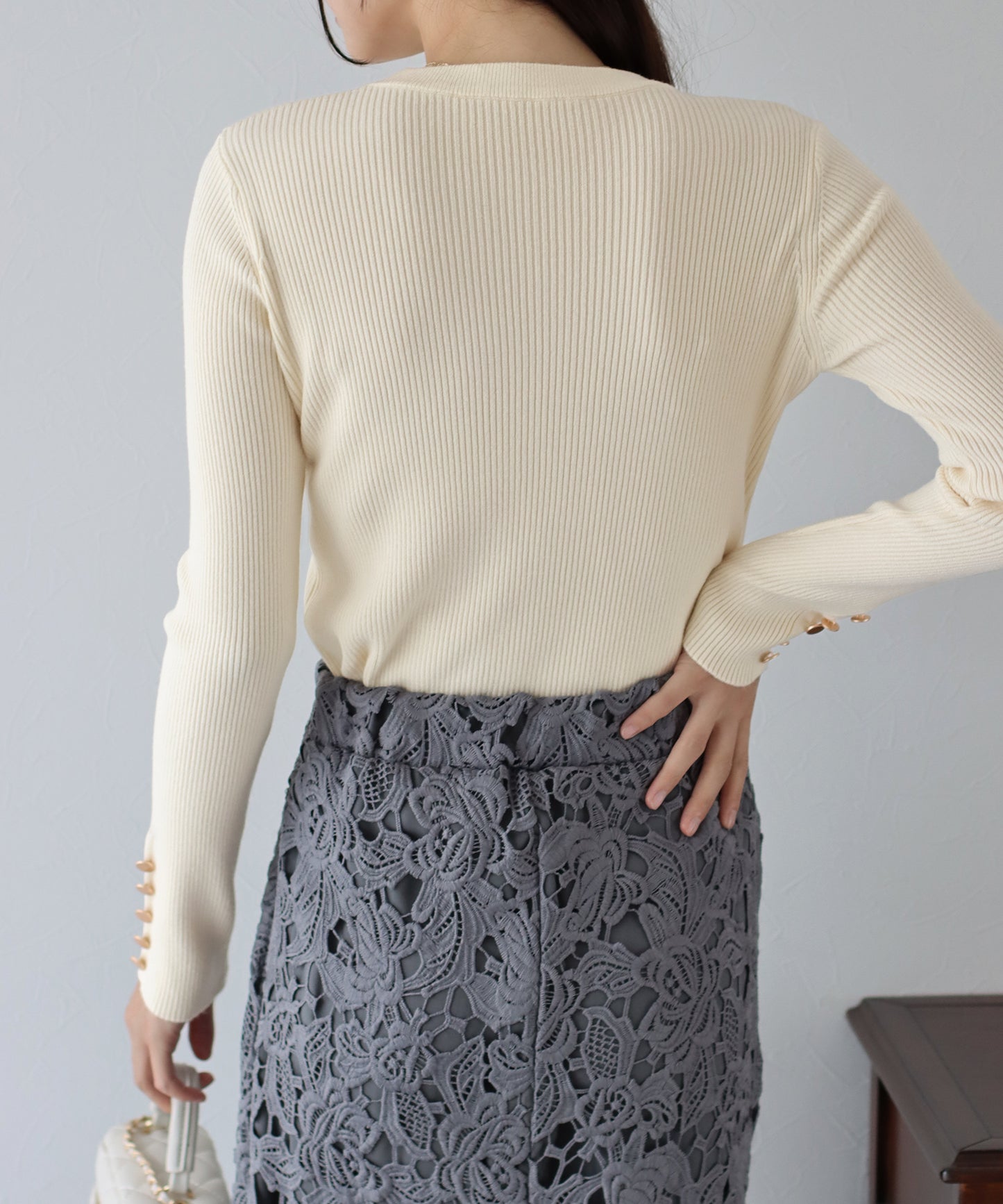 【SALE】金釦付きリブニット