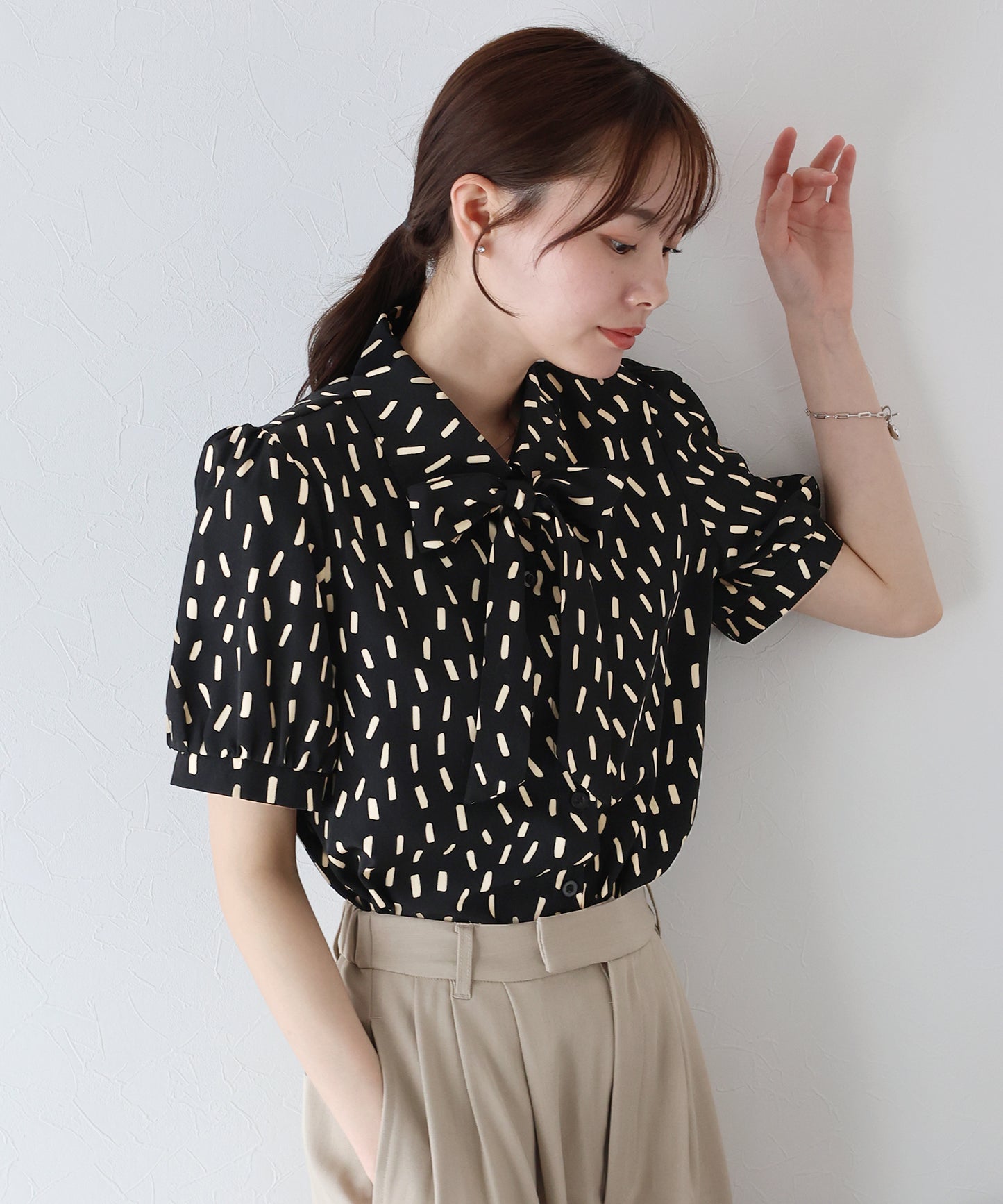 보우타이 리본 블라우스