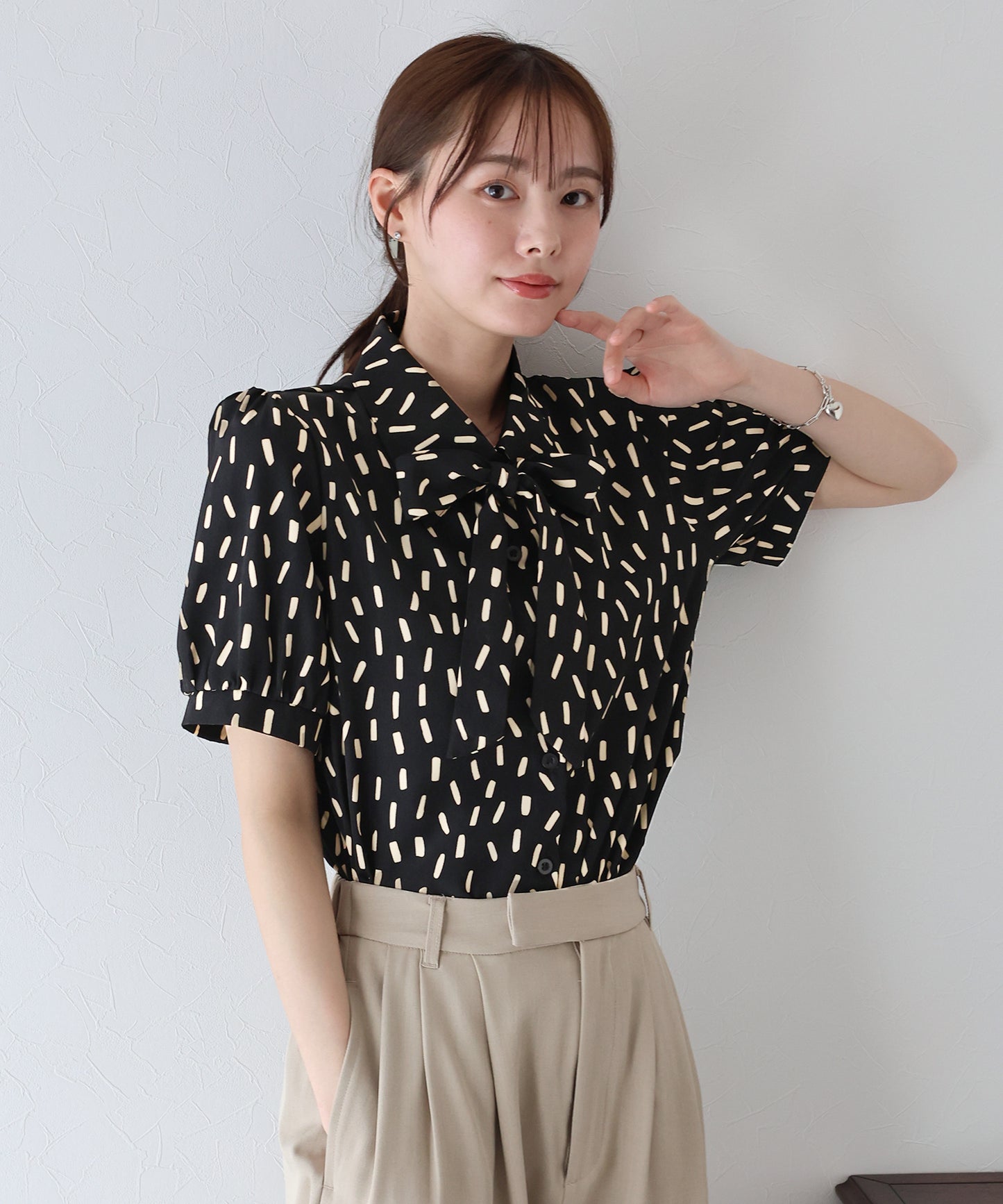 보우타이 리본 블라우스