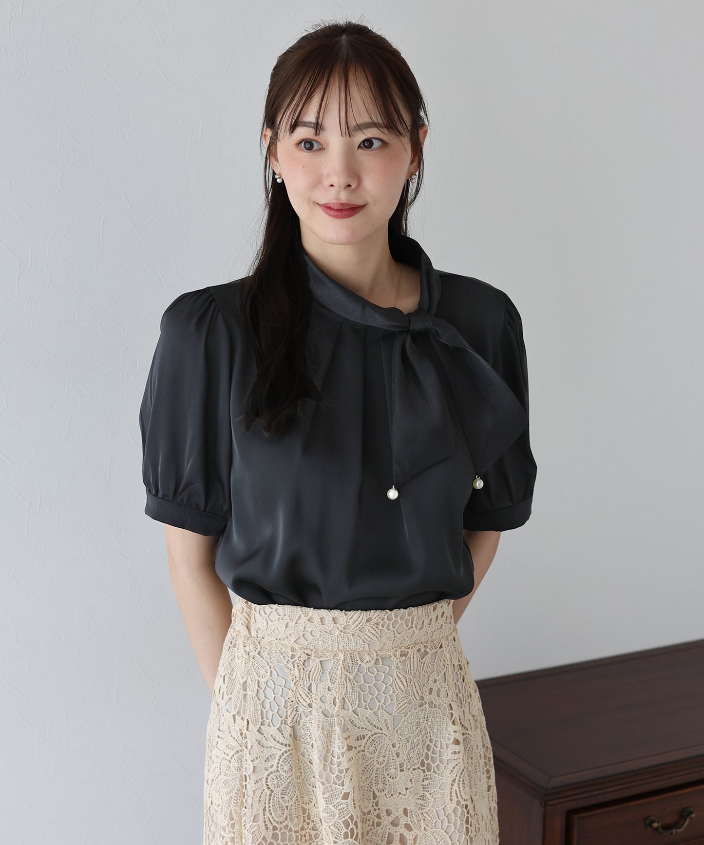 【TIME SALE】パール付きボウタイブラウス