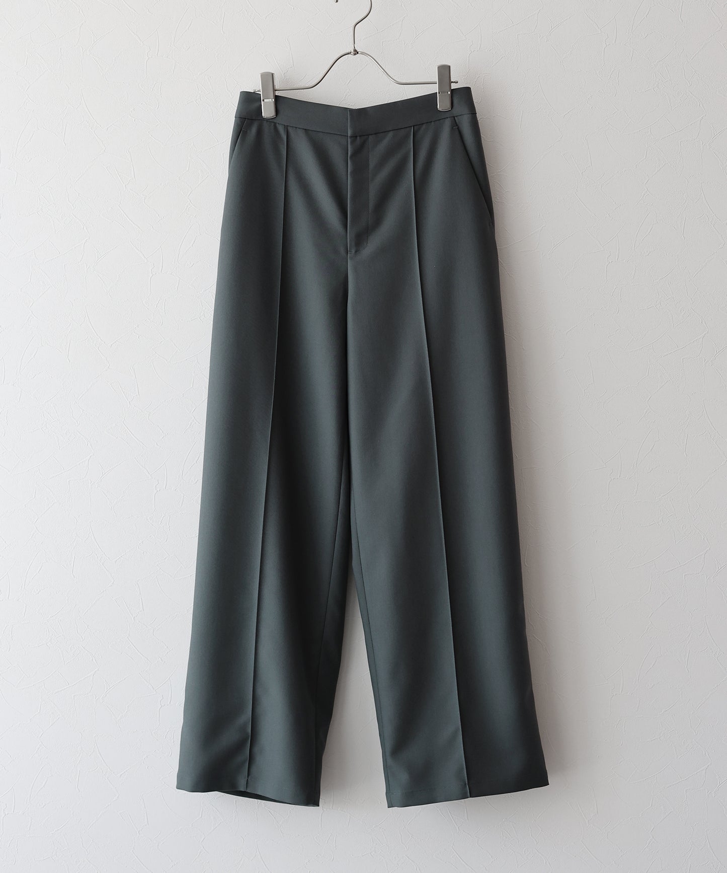 【SALE】ピンタックストレートスラックス