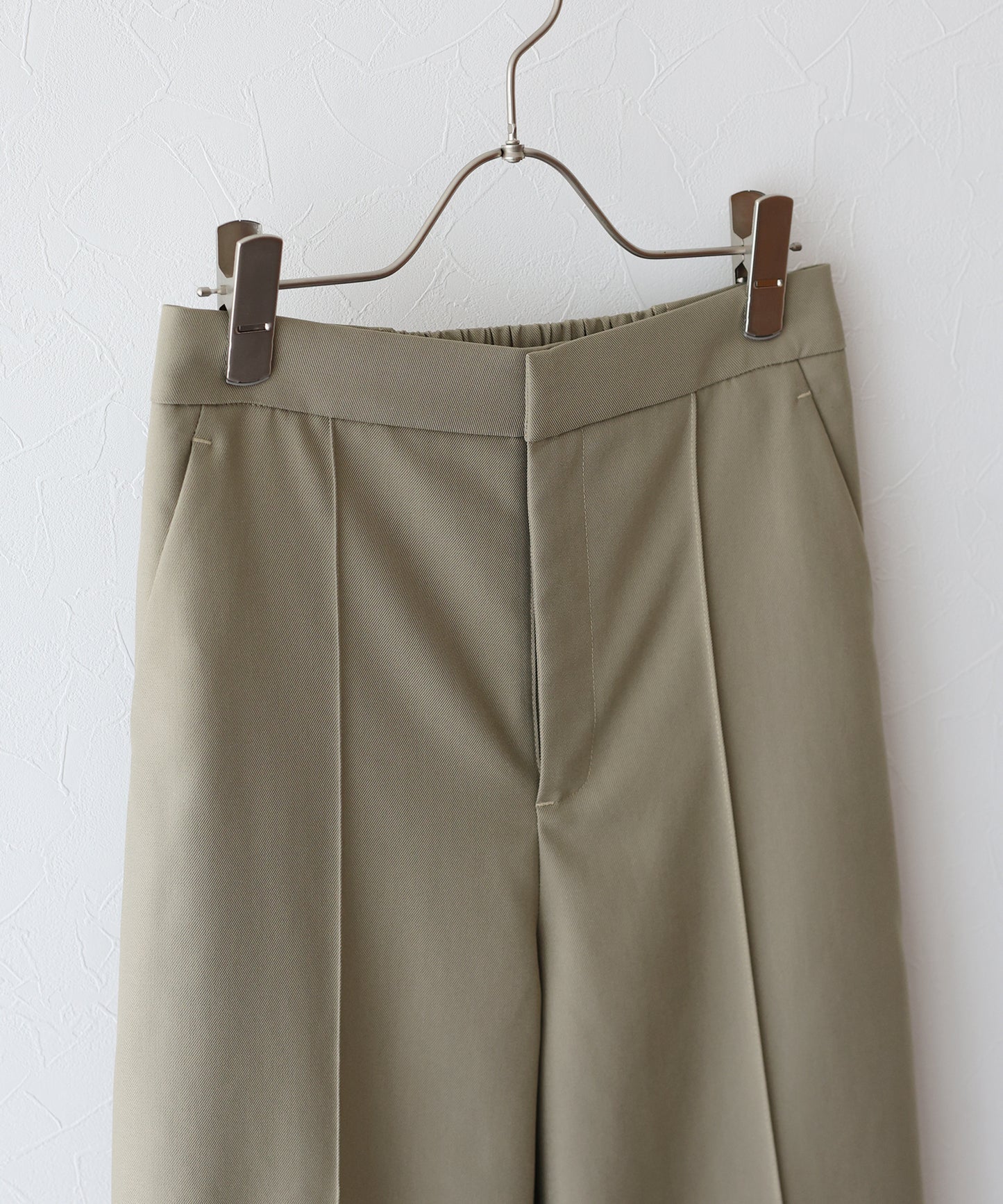 【SALE】ピンタックストレートスラックス