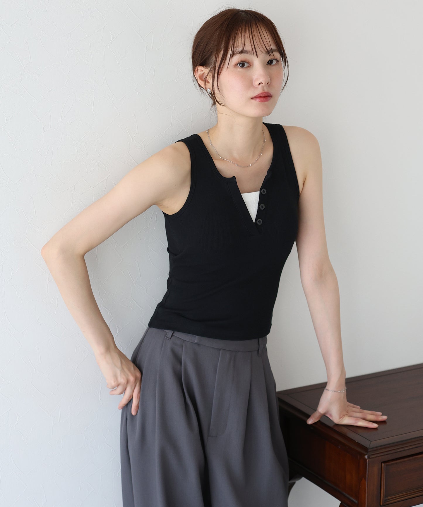 【TIME SALE】カップ付ヘンリーネックタンクトップ【ネコポス】