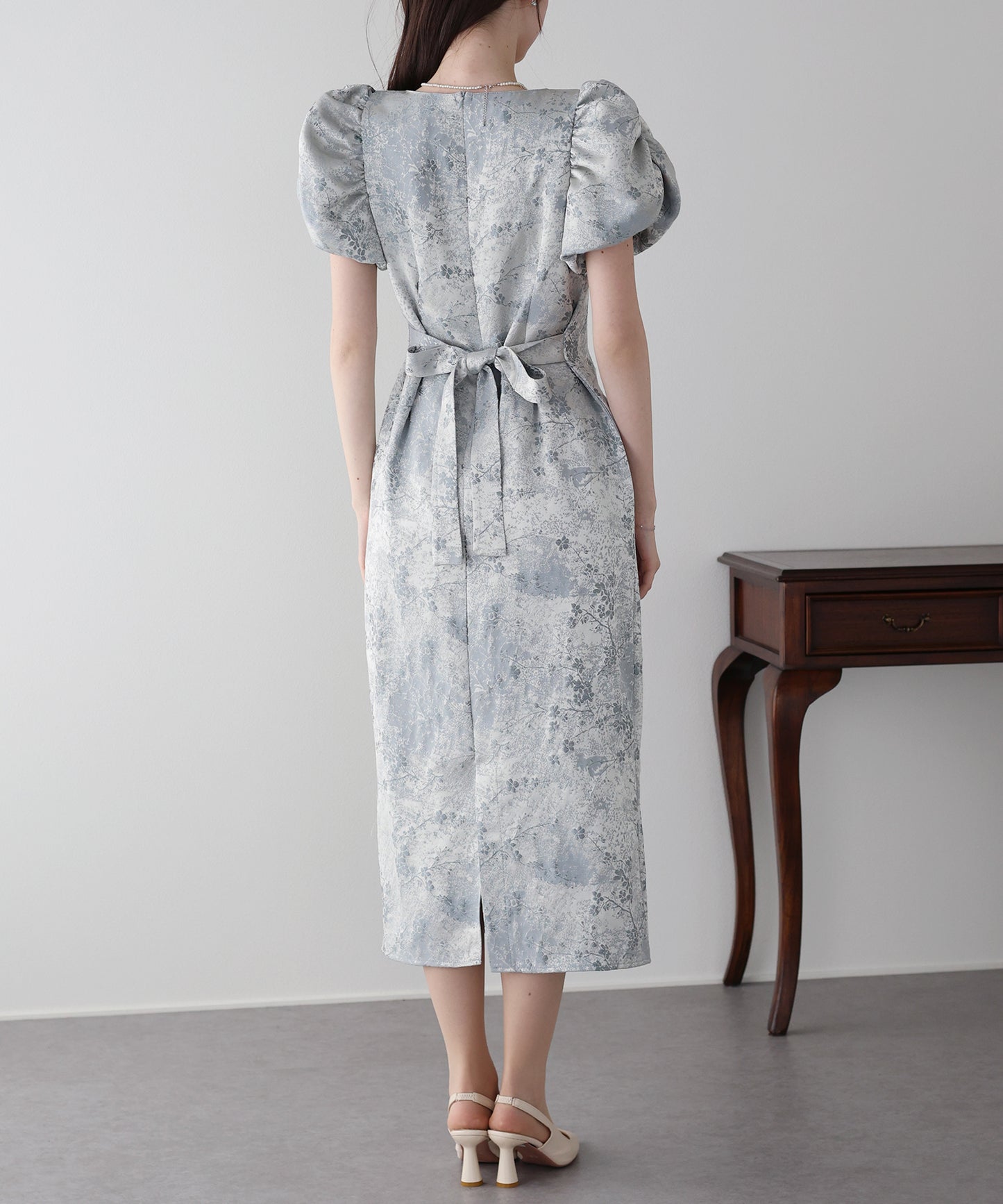 フラワー刺繍ハートネックベロアワンピース