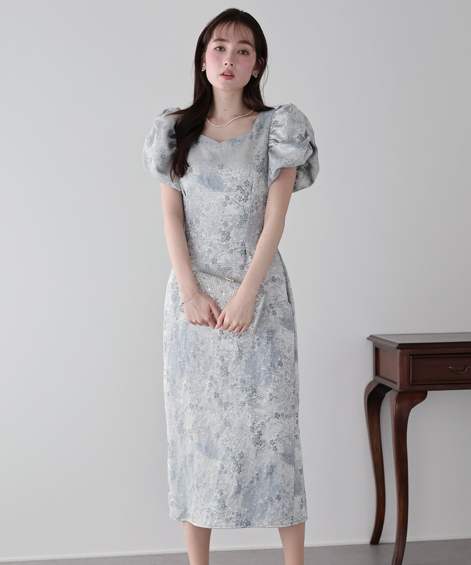 フラワー刺繍ハートネックベロアワンピース – BLUE ONLINE