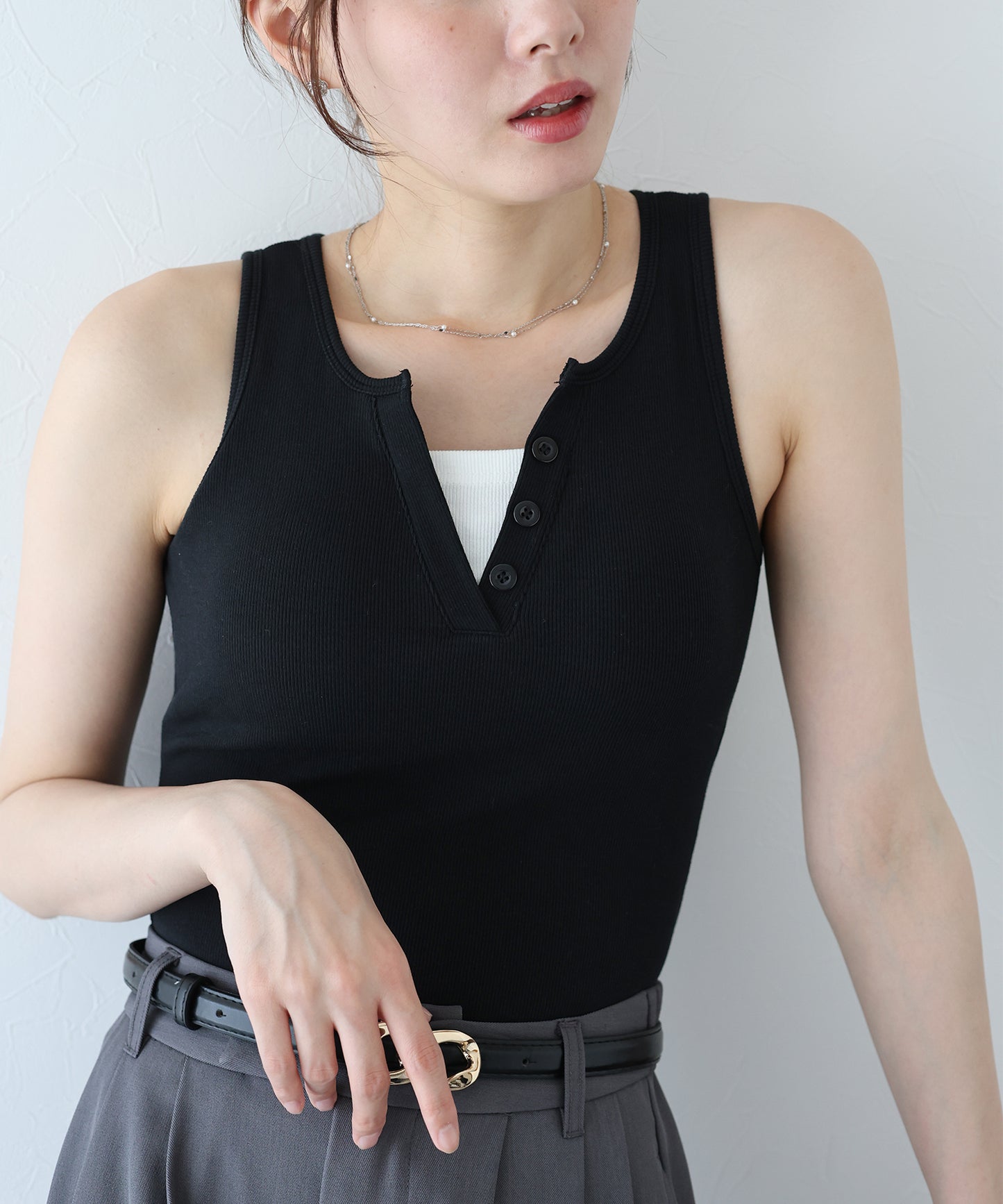 【TIME SALE】カップ付ヘンリーネックタンクトップ【ネコポス】
