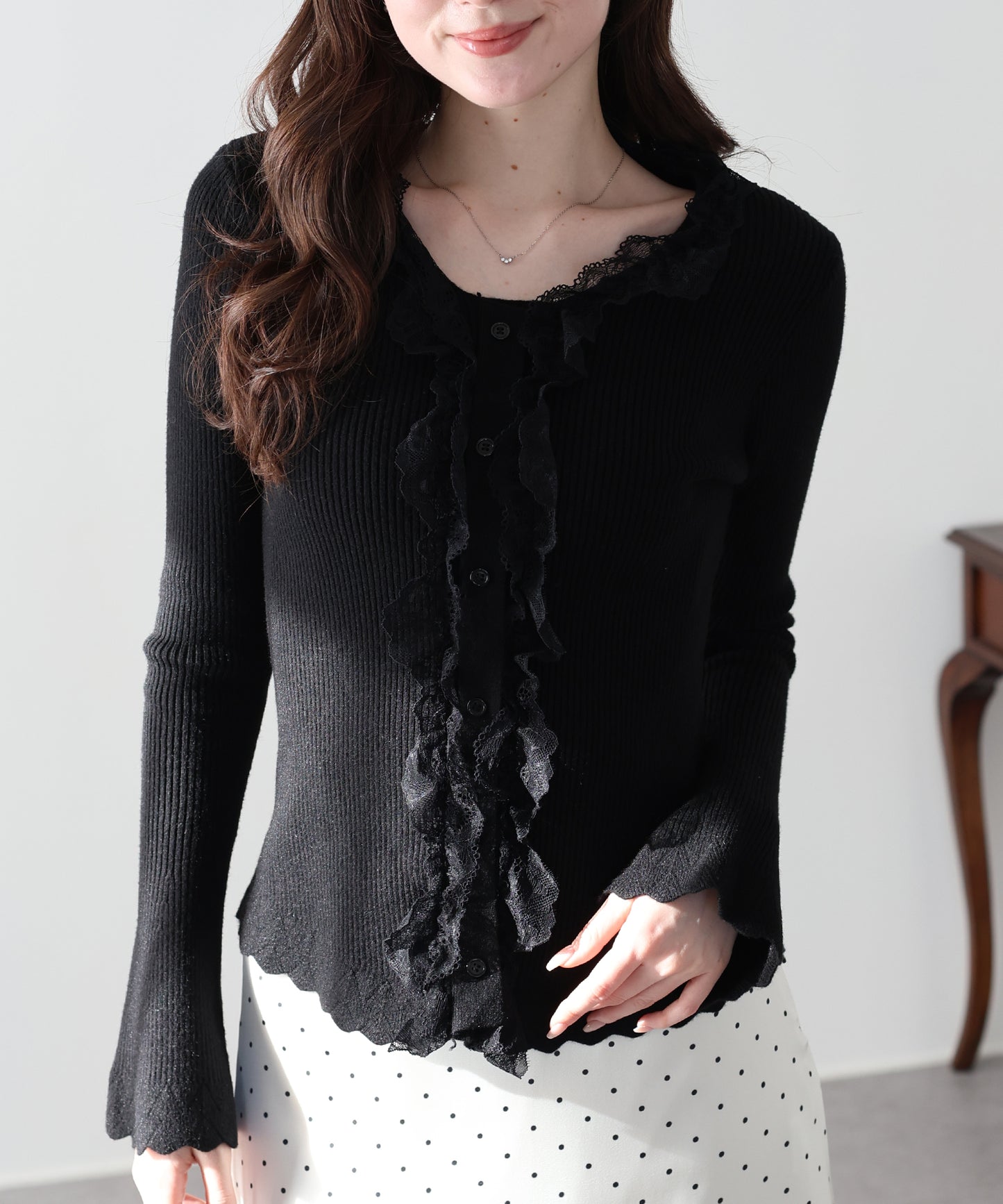 【早割5%OFF】フロントレースフリルニット
