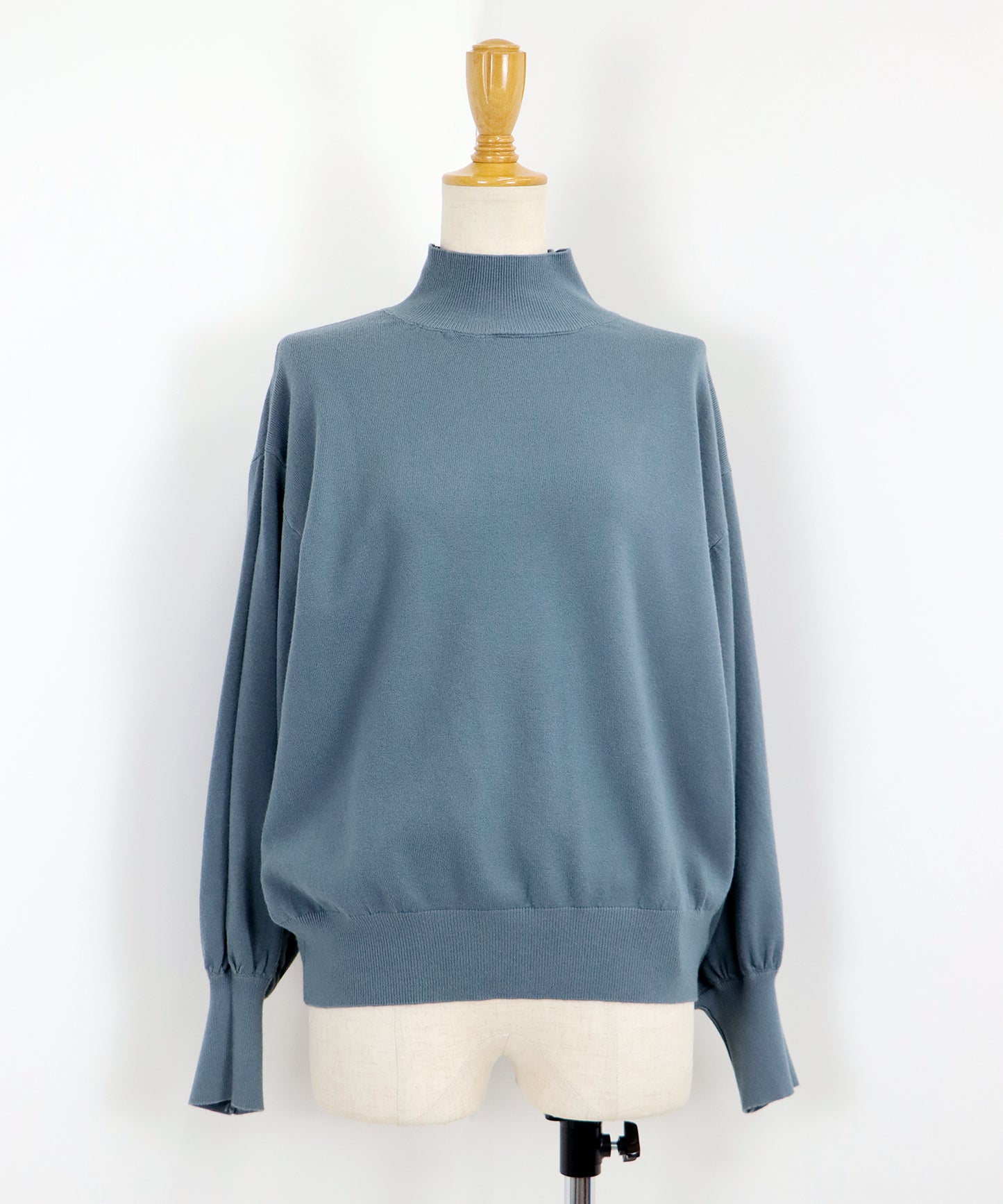 【SALE】バックパールボリューム袖ニット