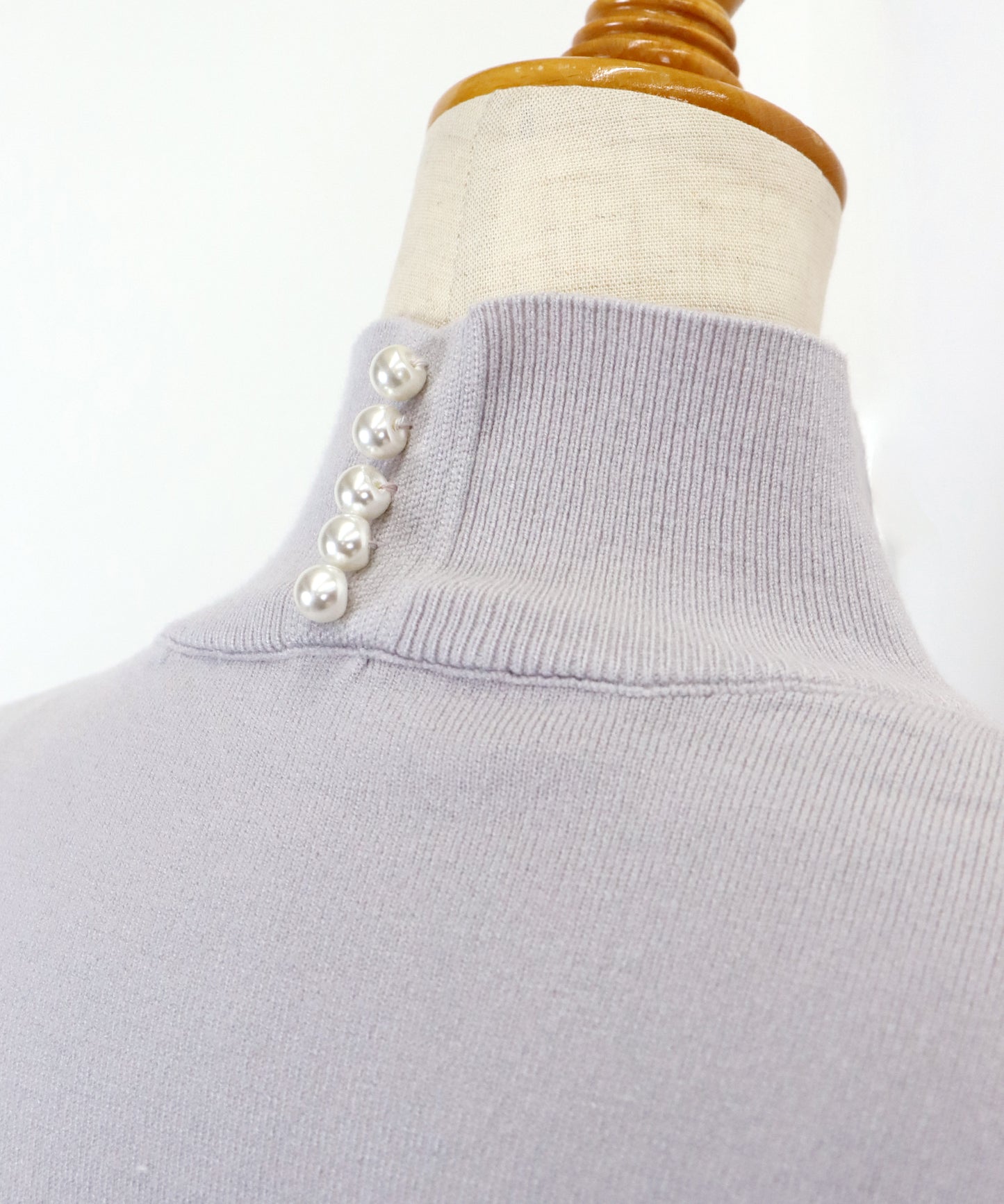 【SALE】バックパールボリューム袖ニット