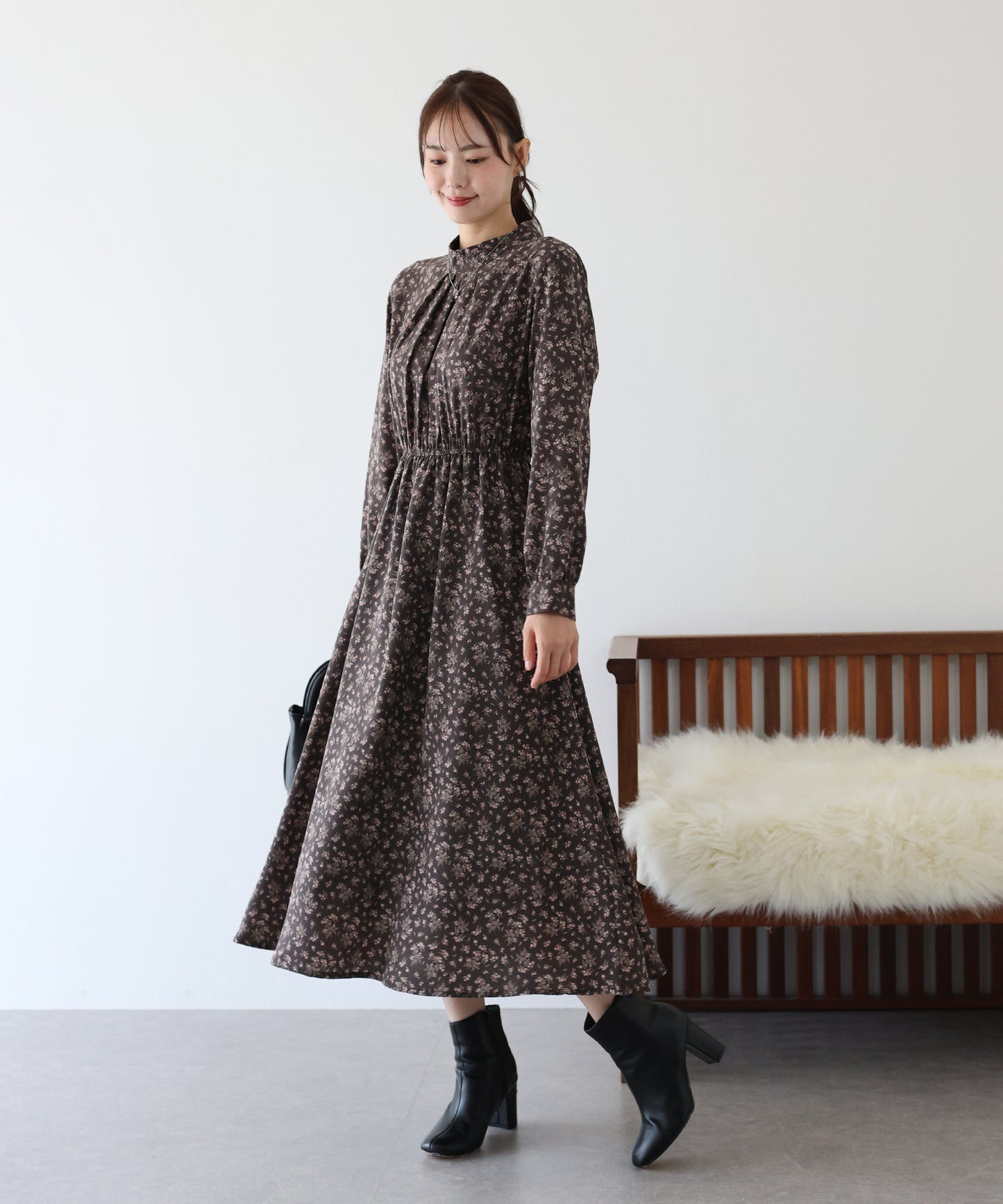 【SALE】ハイネックタックワンピース