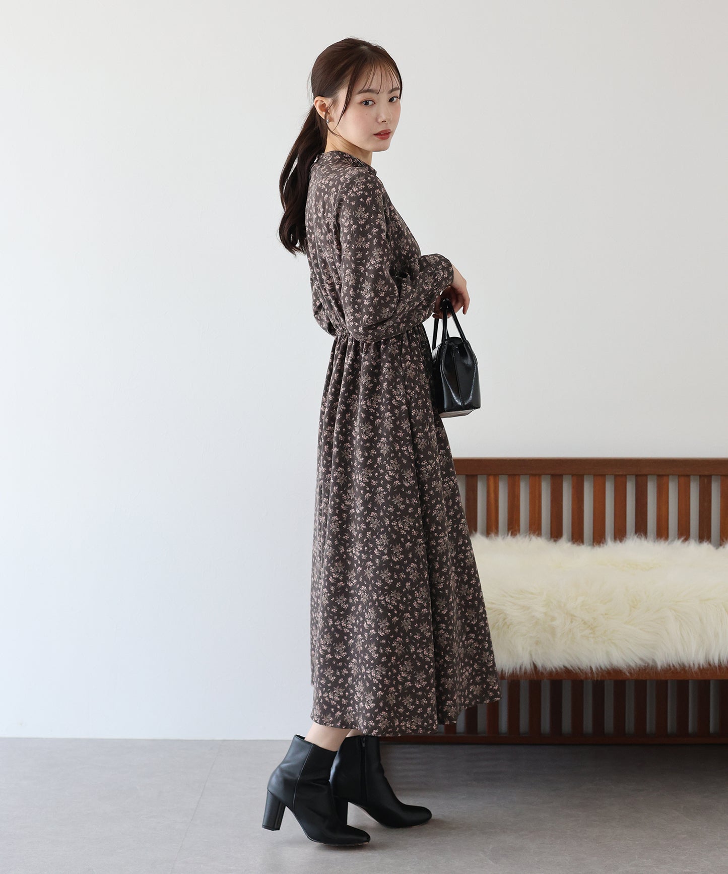 【SALE】ハイネックタックワンピース