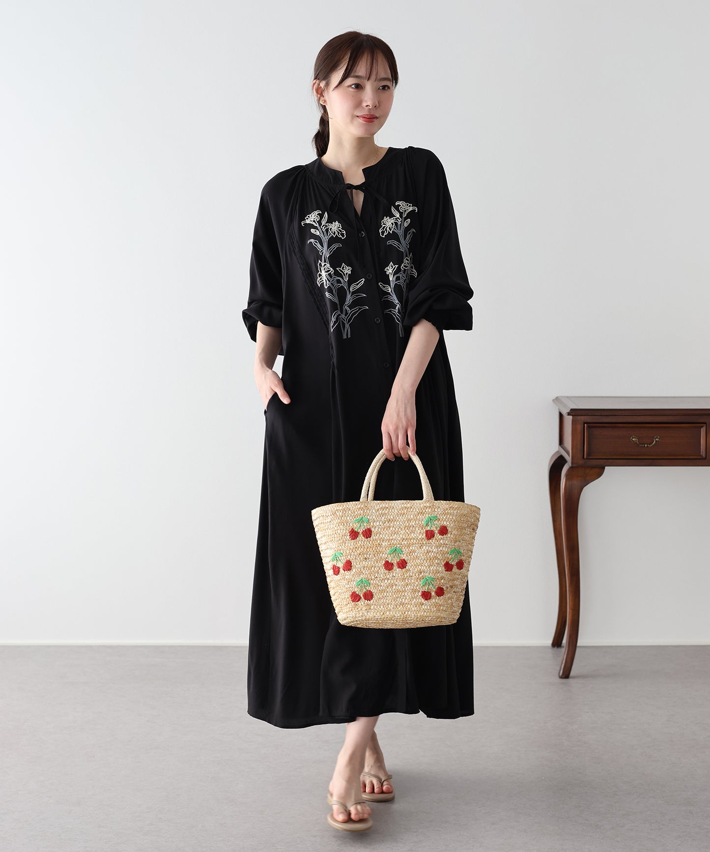 【早割5%OFF】フラワー刺繍ワンピース