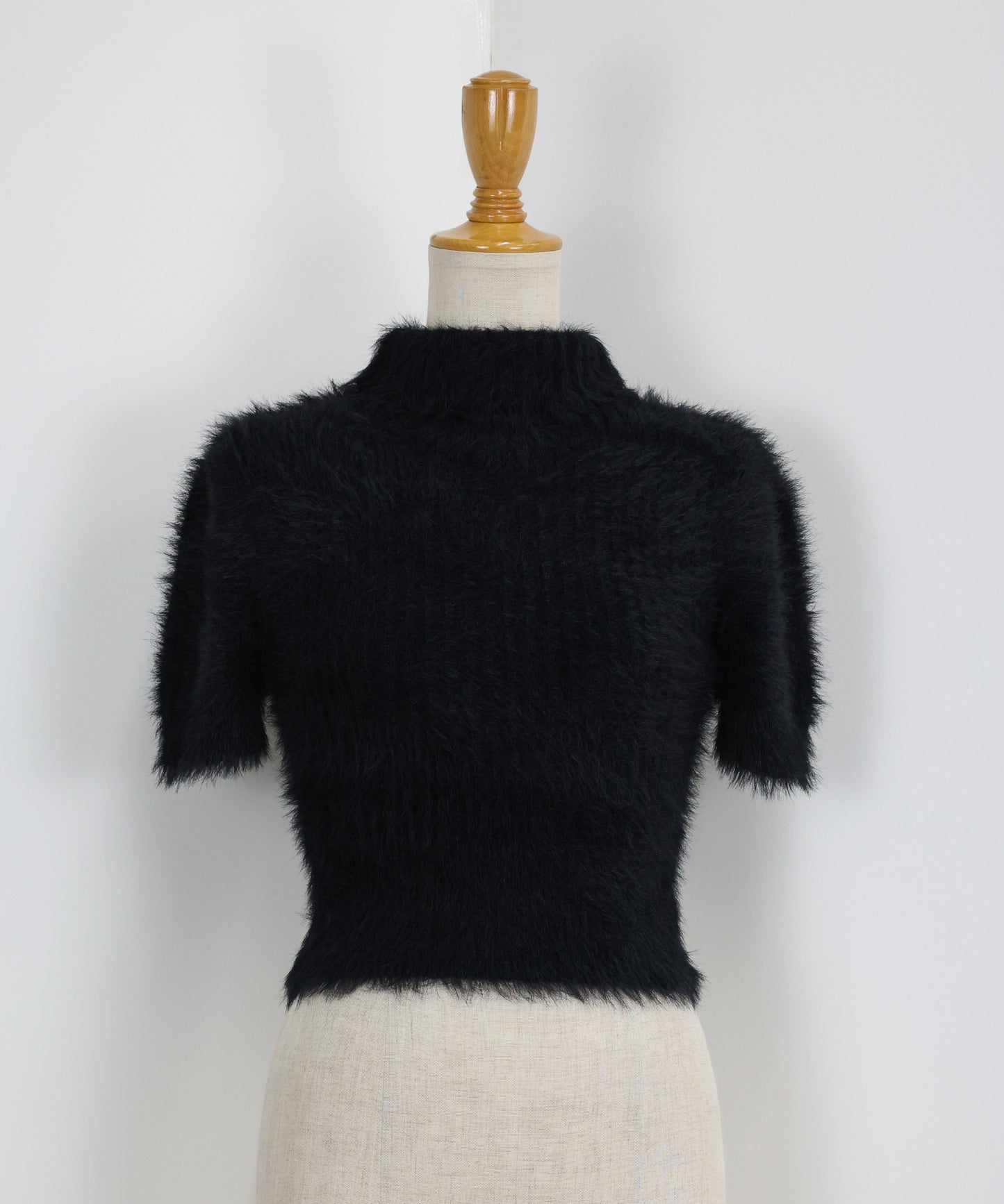 ハイネックシャギーニット