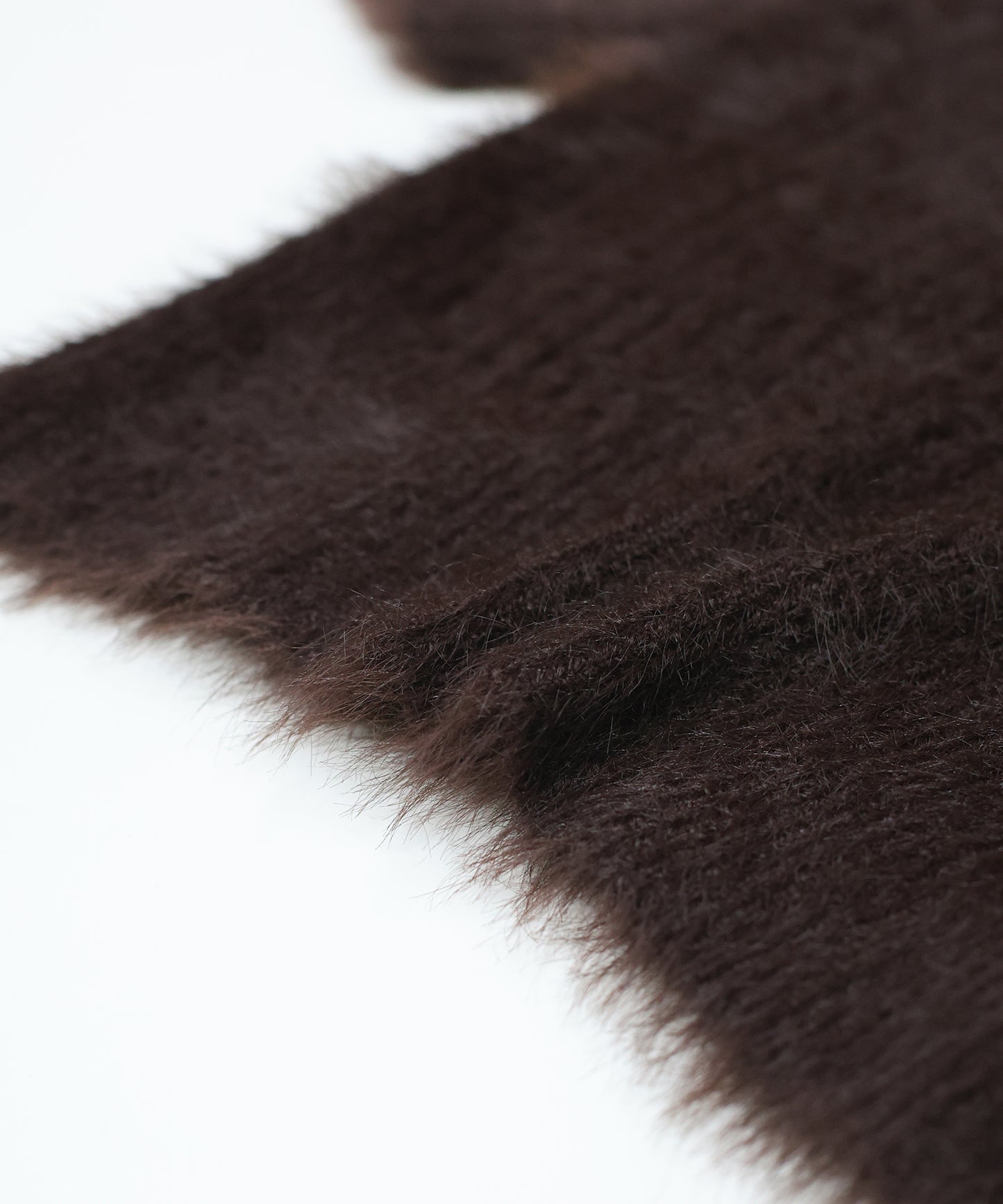 ハイネックシャギーニット