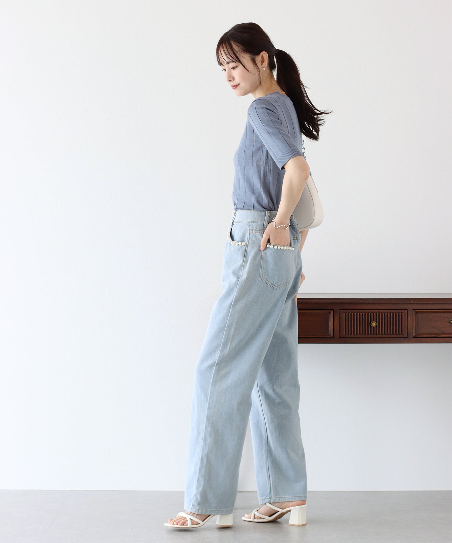 진주가있는 하이 웨스트 데님 바지