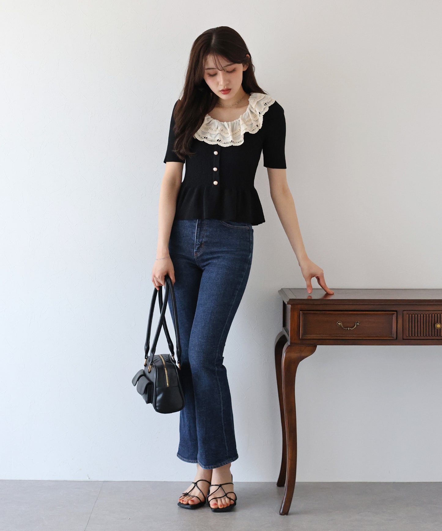 【TIME SALE】エンブロイダリーレース半袖ペプラムニット