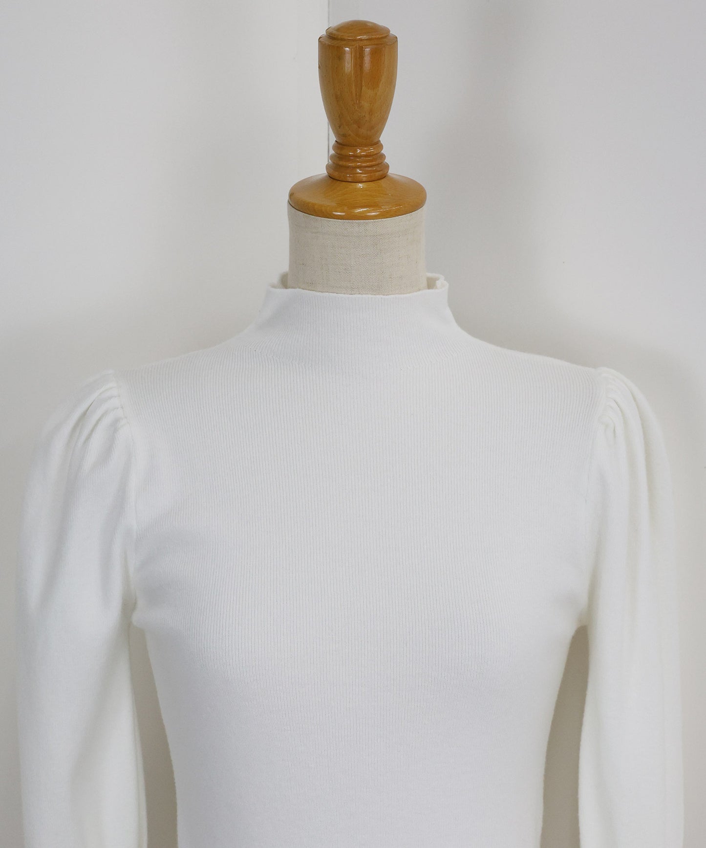 ボリュームパフスリーブニット