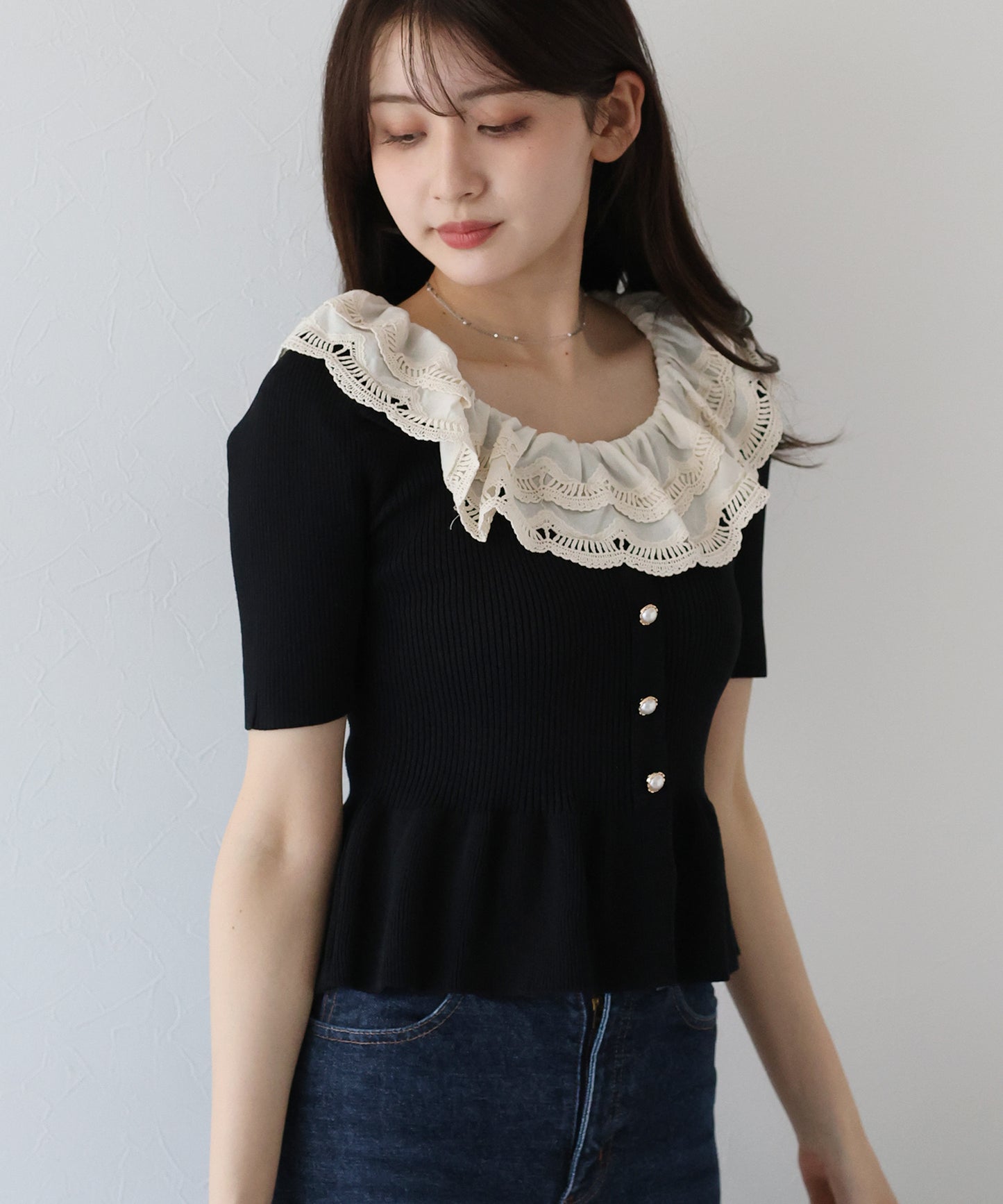 【TIME SALE】エンブロイダリーレース半袖ペプラムニット