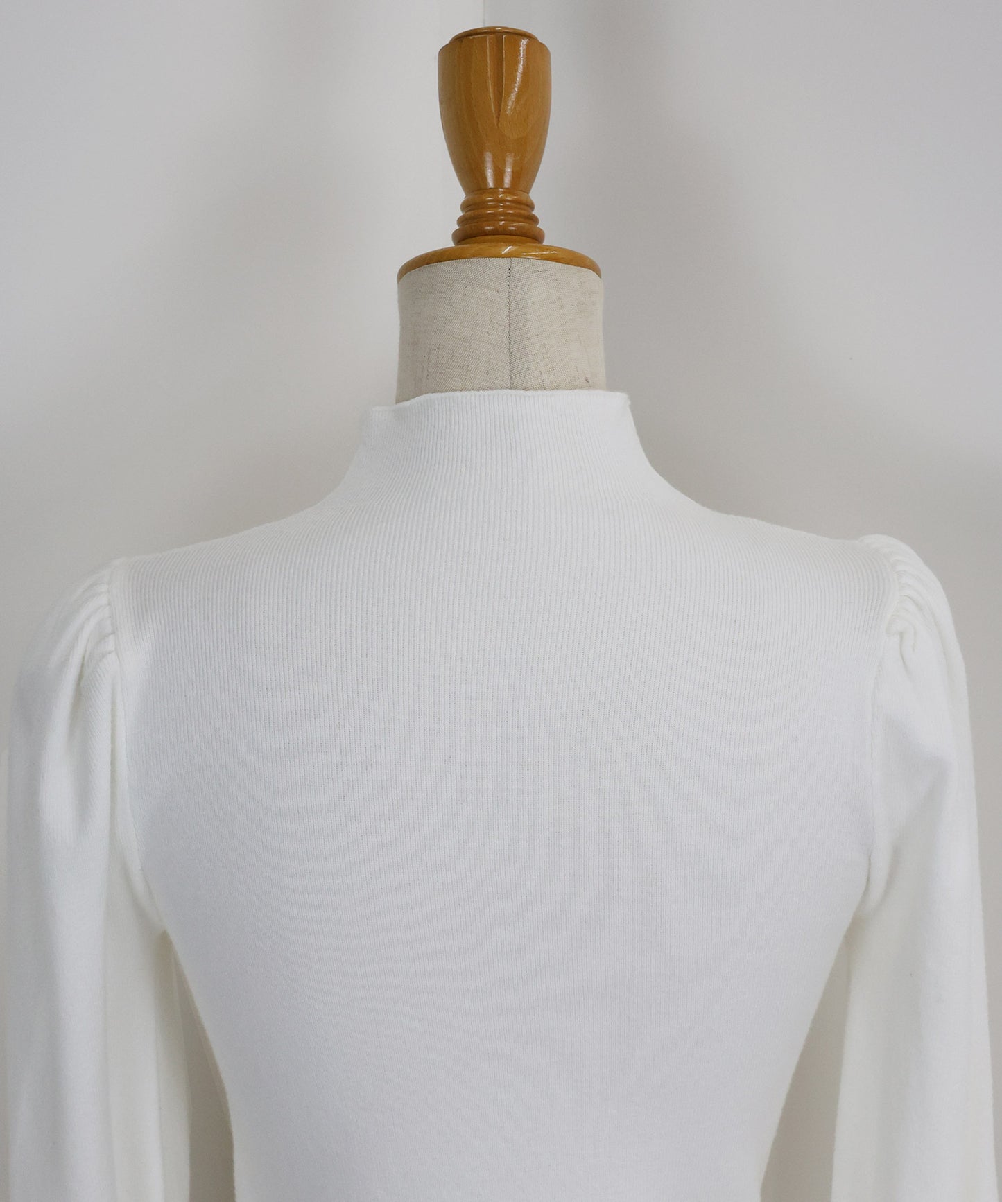 ボリュームパフスリーブニット